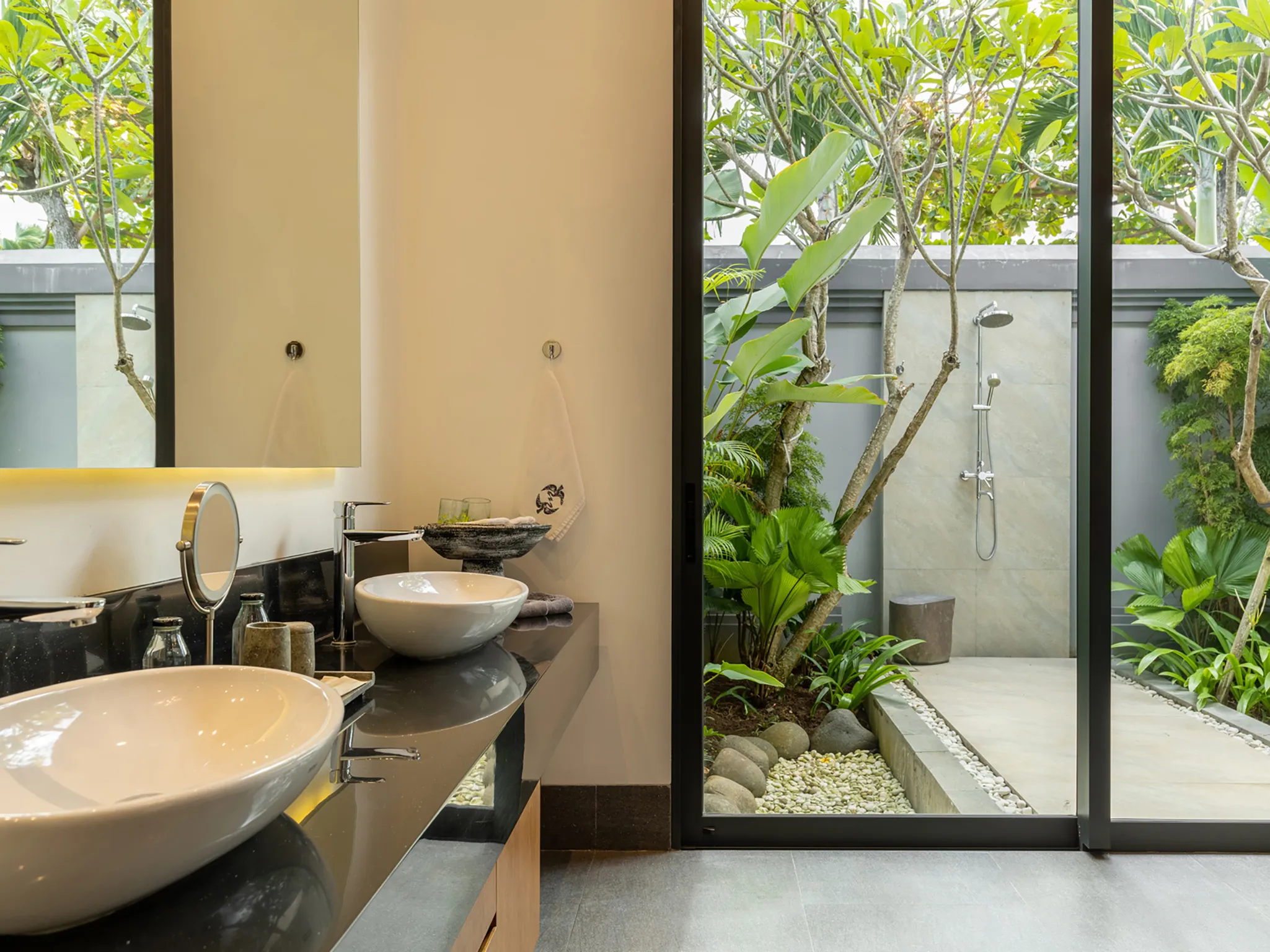 Tirtha Bayu Villa I - Bathroom with outdoor shower