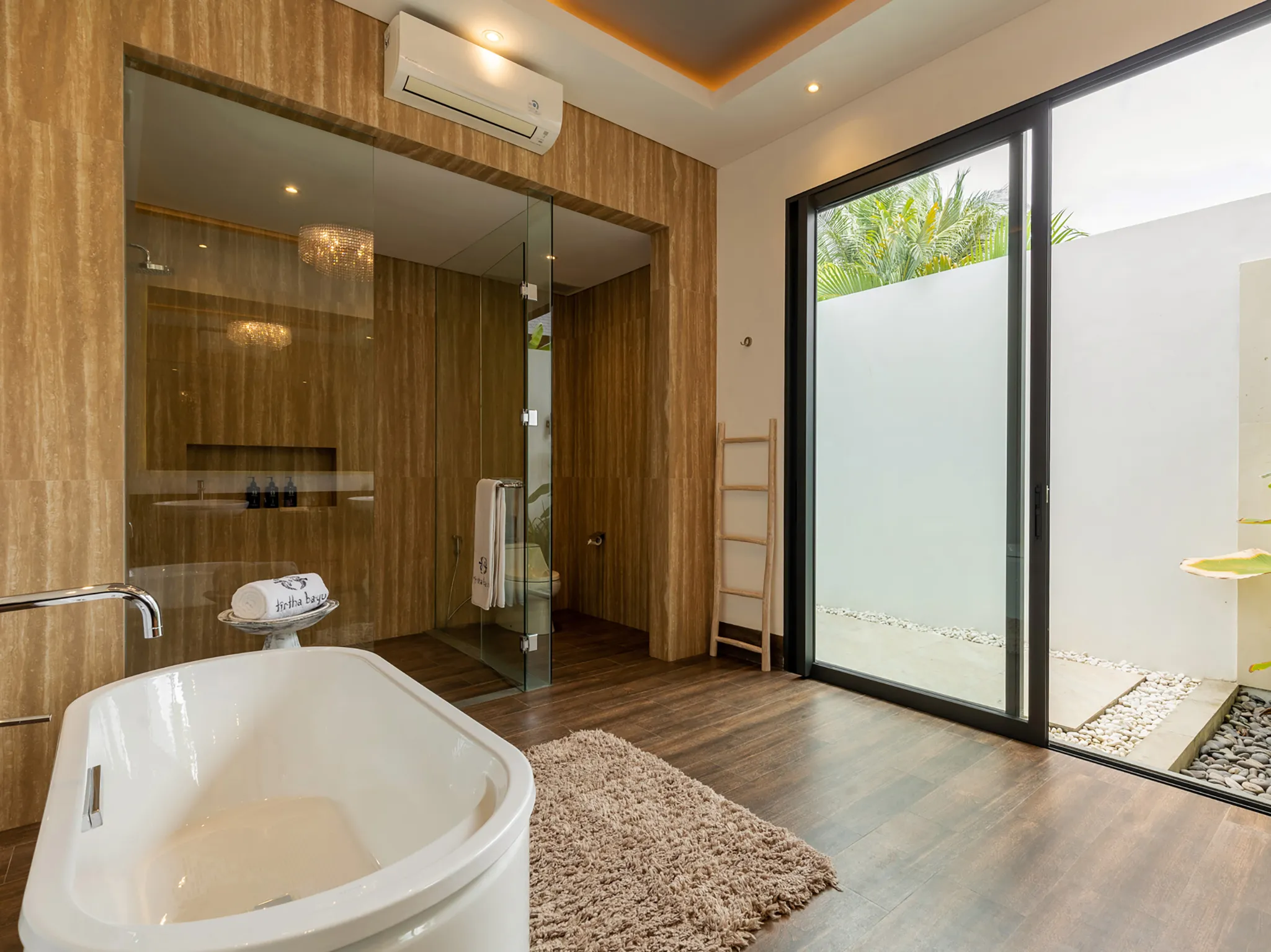 Tirtha Bayu Villa I - Thoughtfully designed bathroom