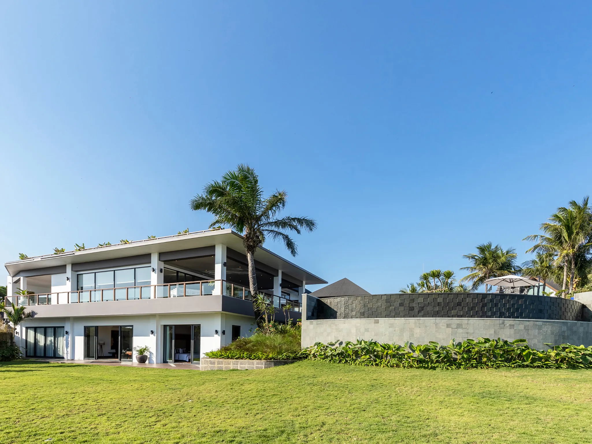 Tirtha Bayu Villa I - Villa facade