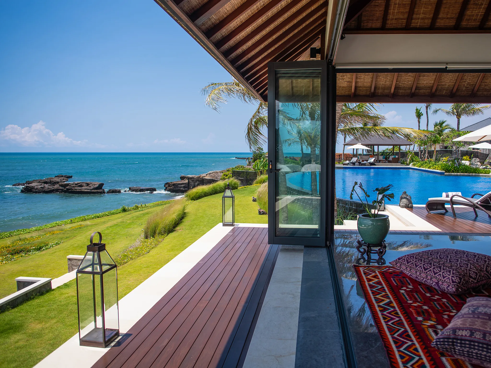 Tirtha Bayu Villa II - Blue and green views
