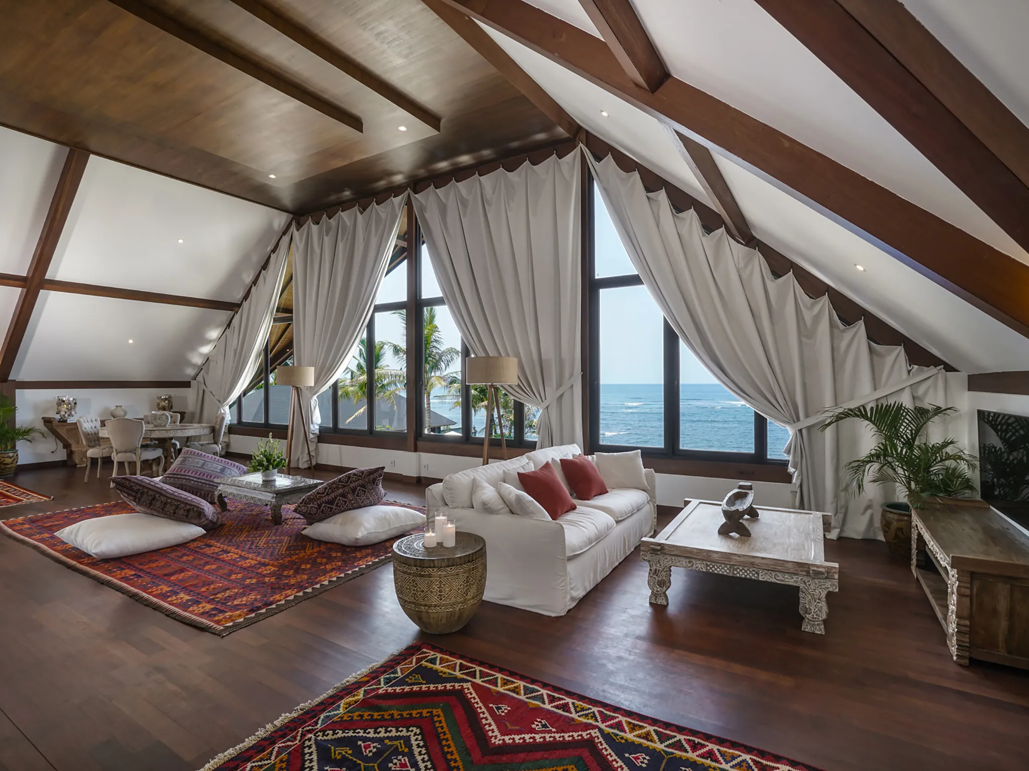 Tirtha Bayu Villa II - Honeymoon Suite sitting area