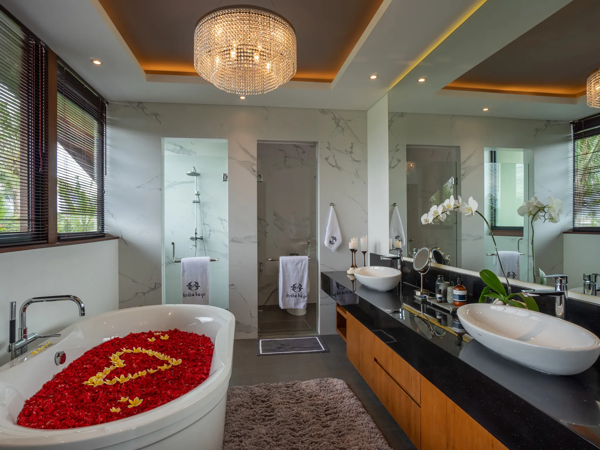 Tirtha Bayu Villa II - Ensuite bathroom