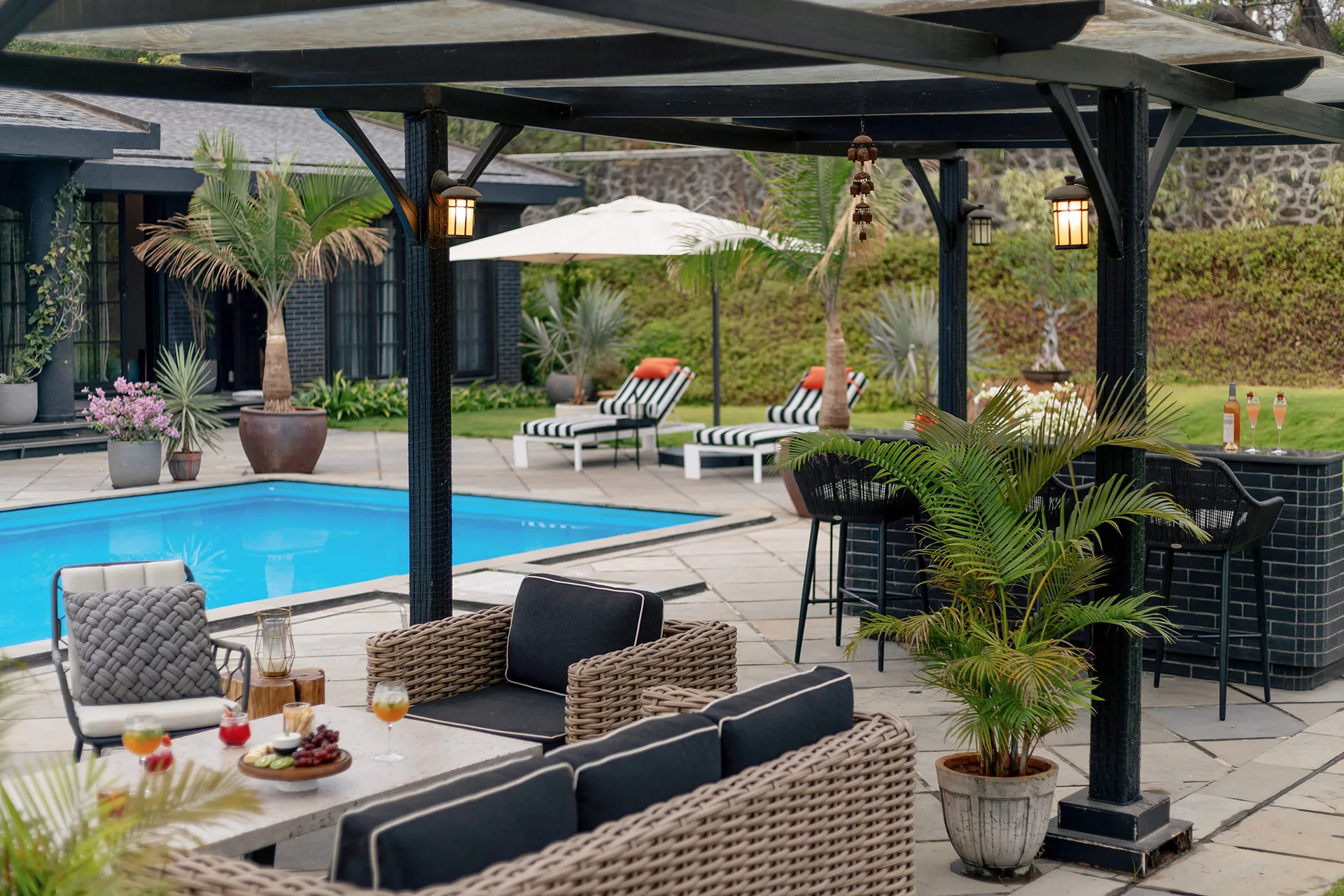 Uday Villa - Gazebo and bar