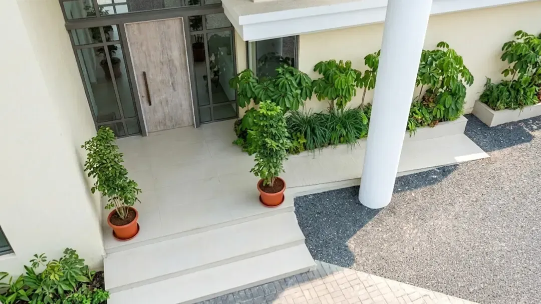 Senior citizen friendly entrance | Ushta Villa
