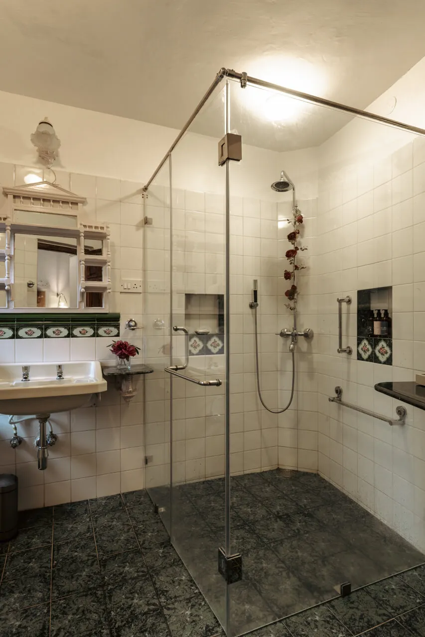 Bathroom 2 | Villa in Coonoor - Valora Estate 
