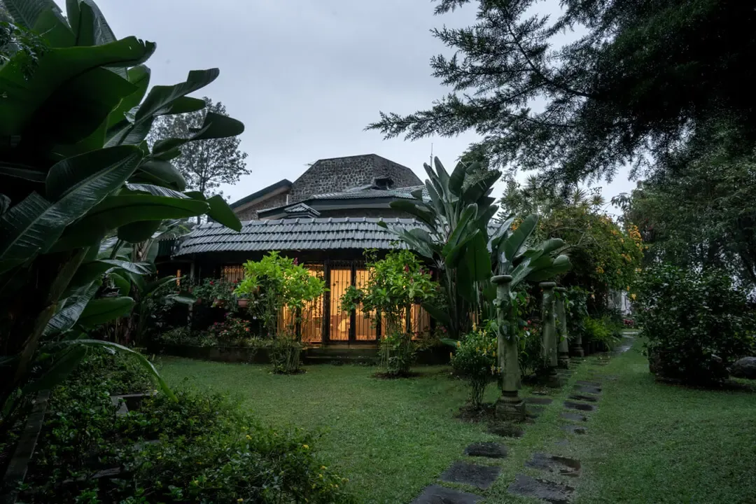 Facade Night | Valora Estate - Coonoor