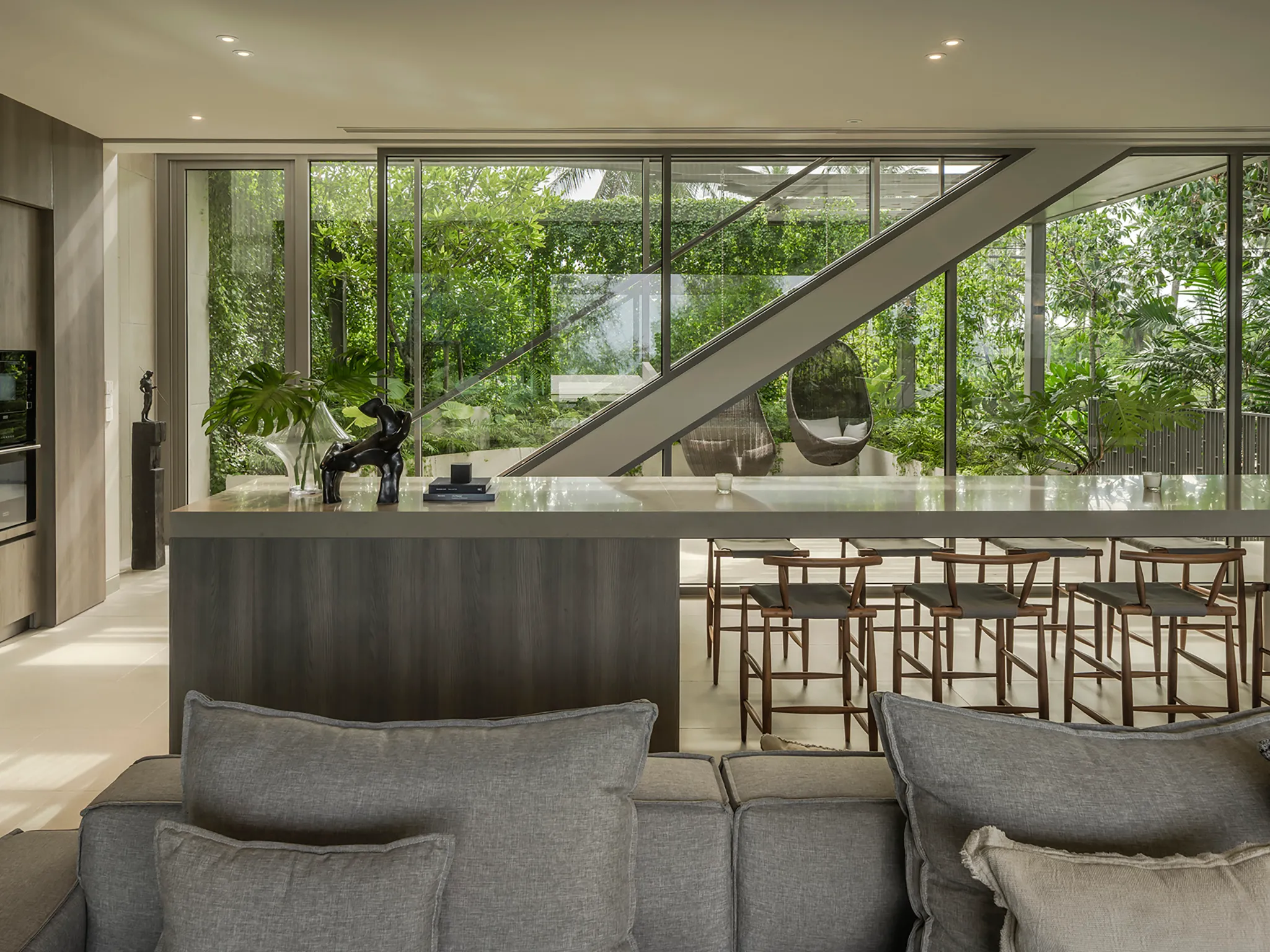 Veyla - Sea Villa - Dining, kitchen and living areas