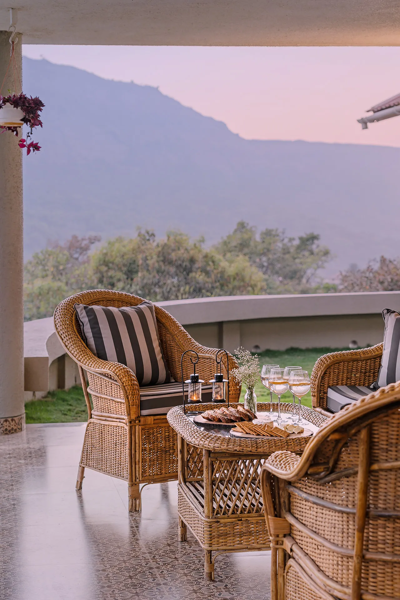 Villa Alborz - Evening Drinks