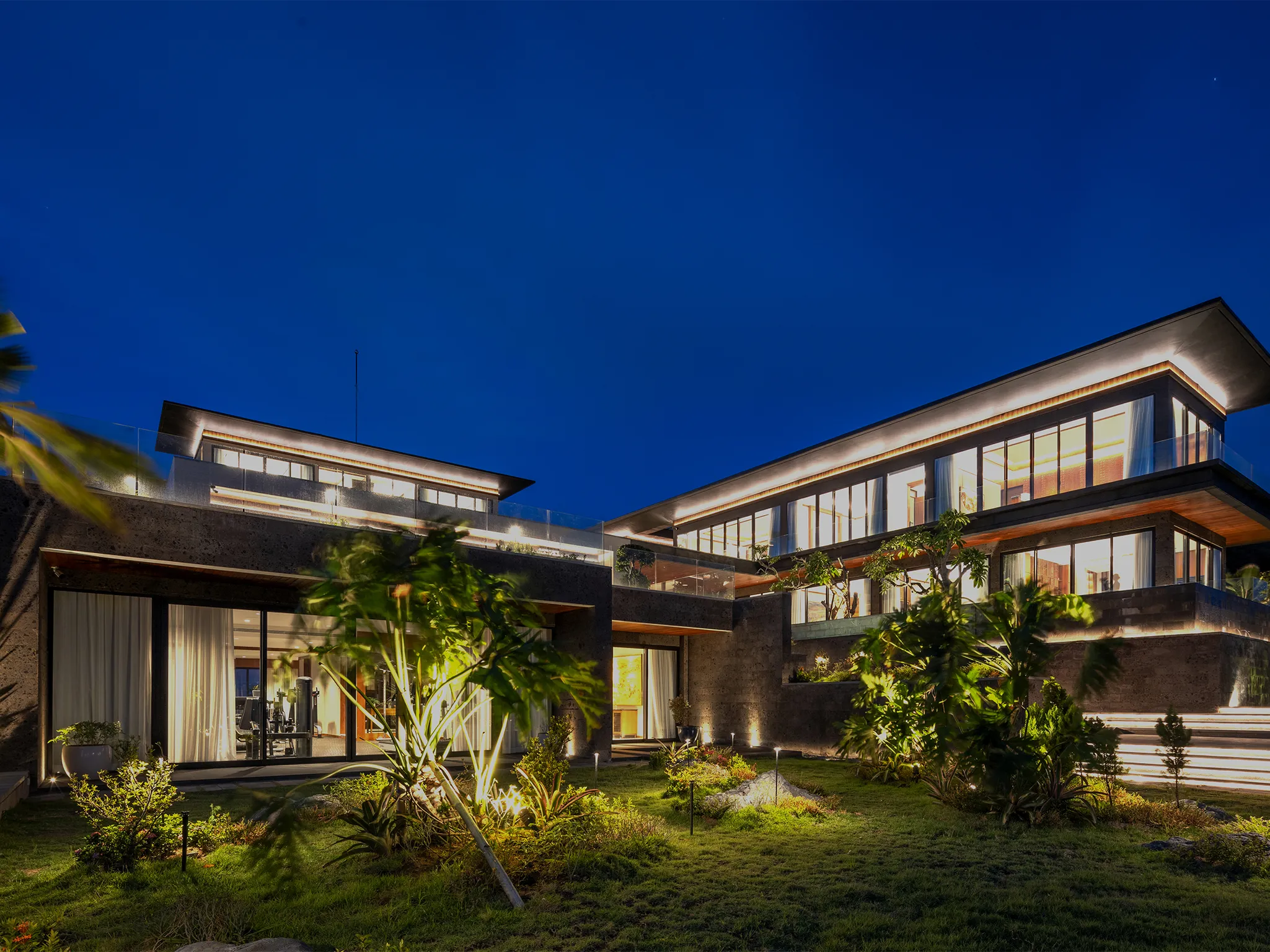 Villa BIE - Romantic hilltop villa at dusk