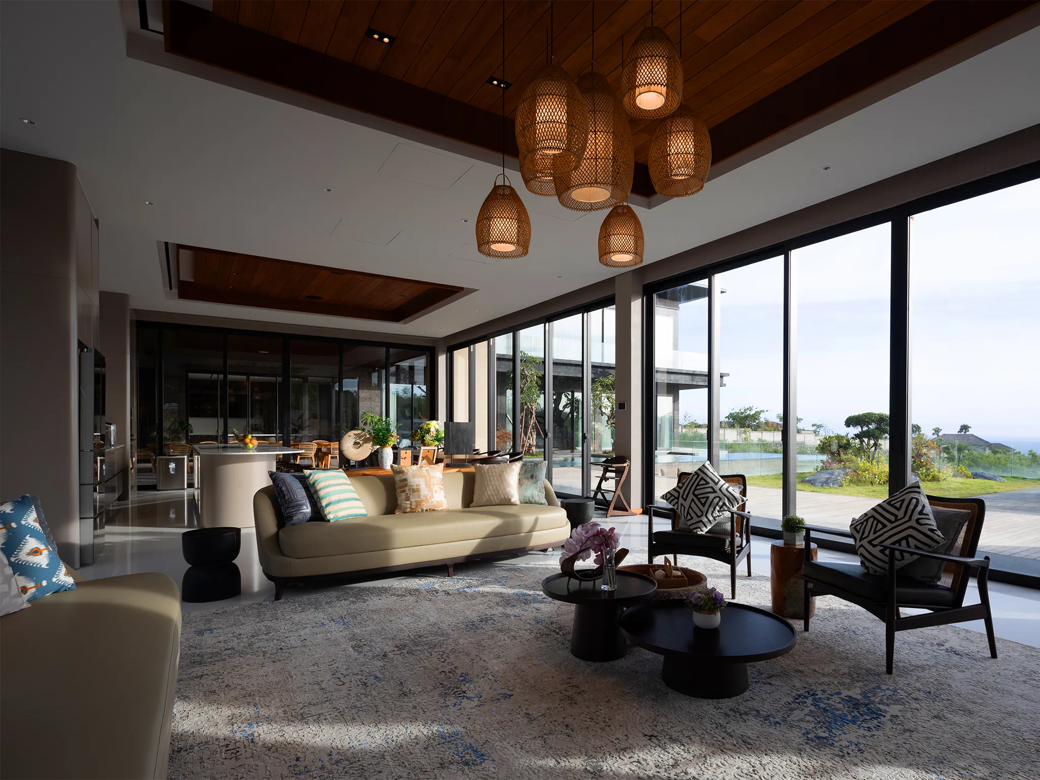Villa BIE - Palatial living and dining area