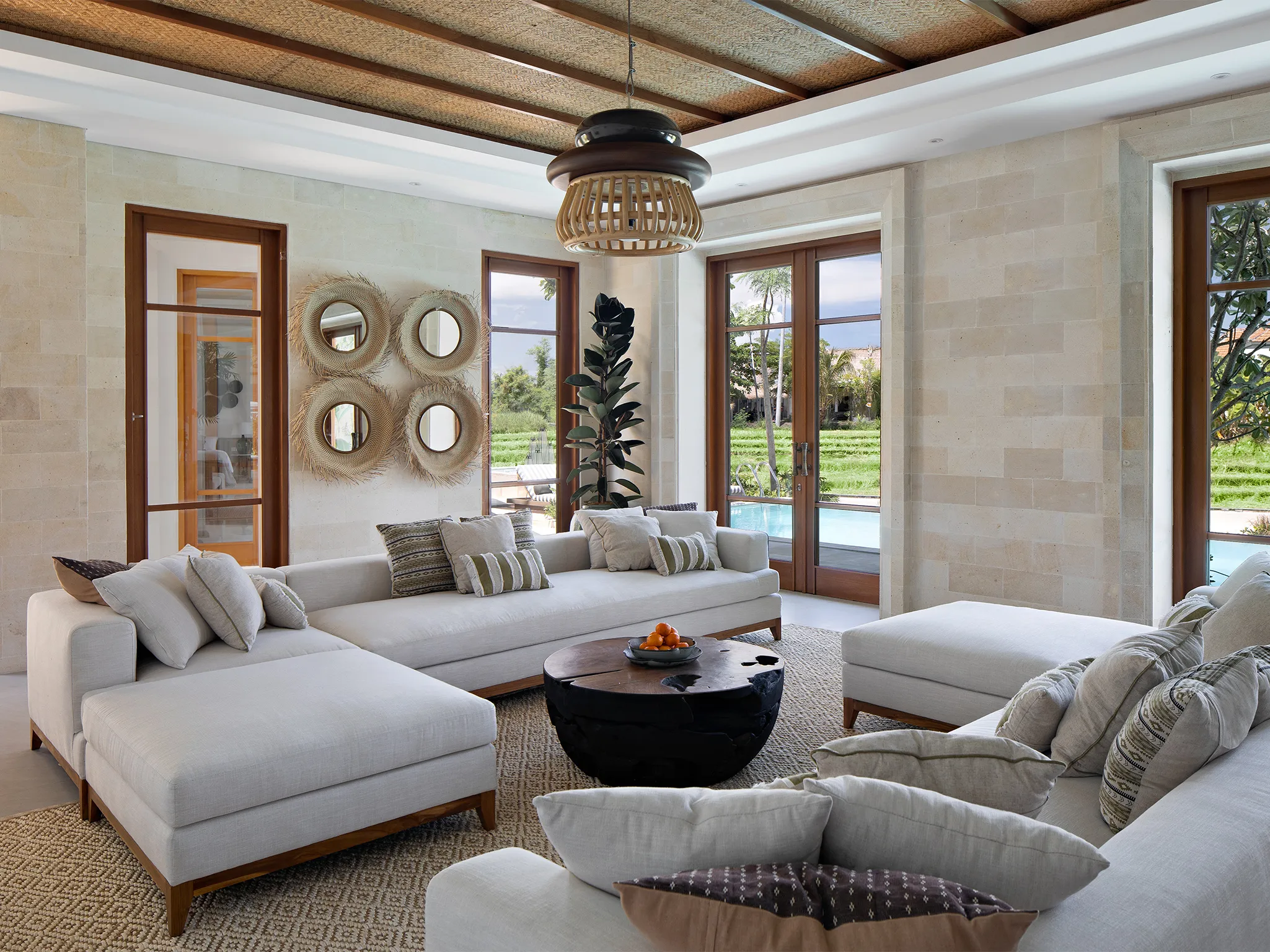 Villa Dhanika - Opulent tropical living