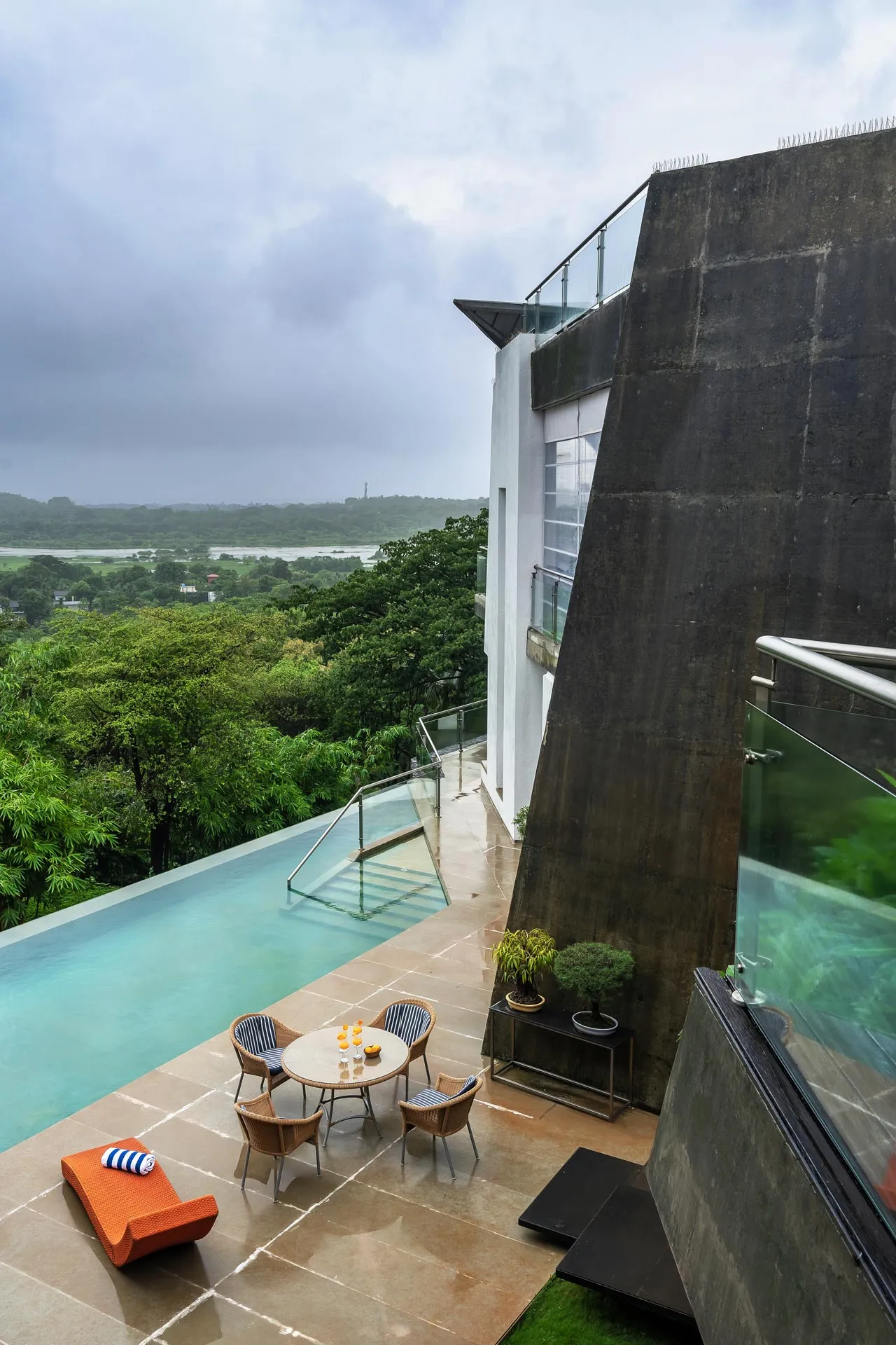 Villa Ekanta - Pool view