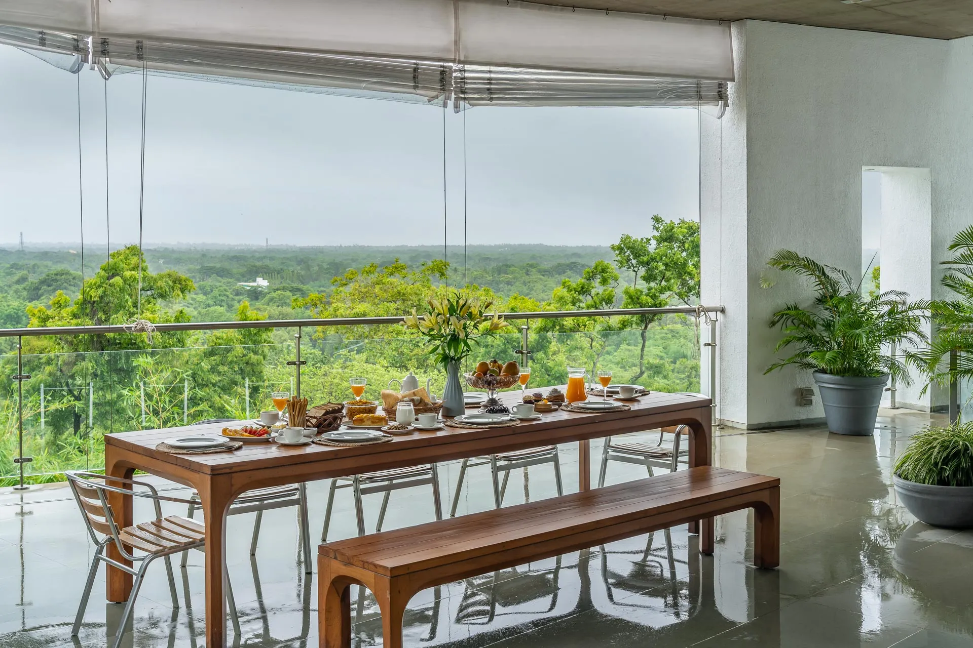 Villa Ekanta - Semi open dining area
