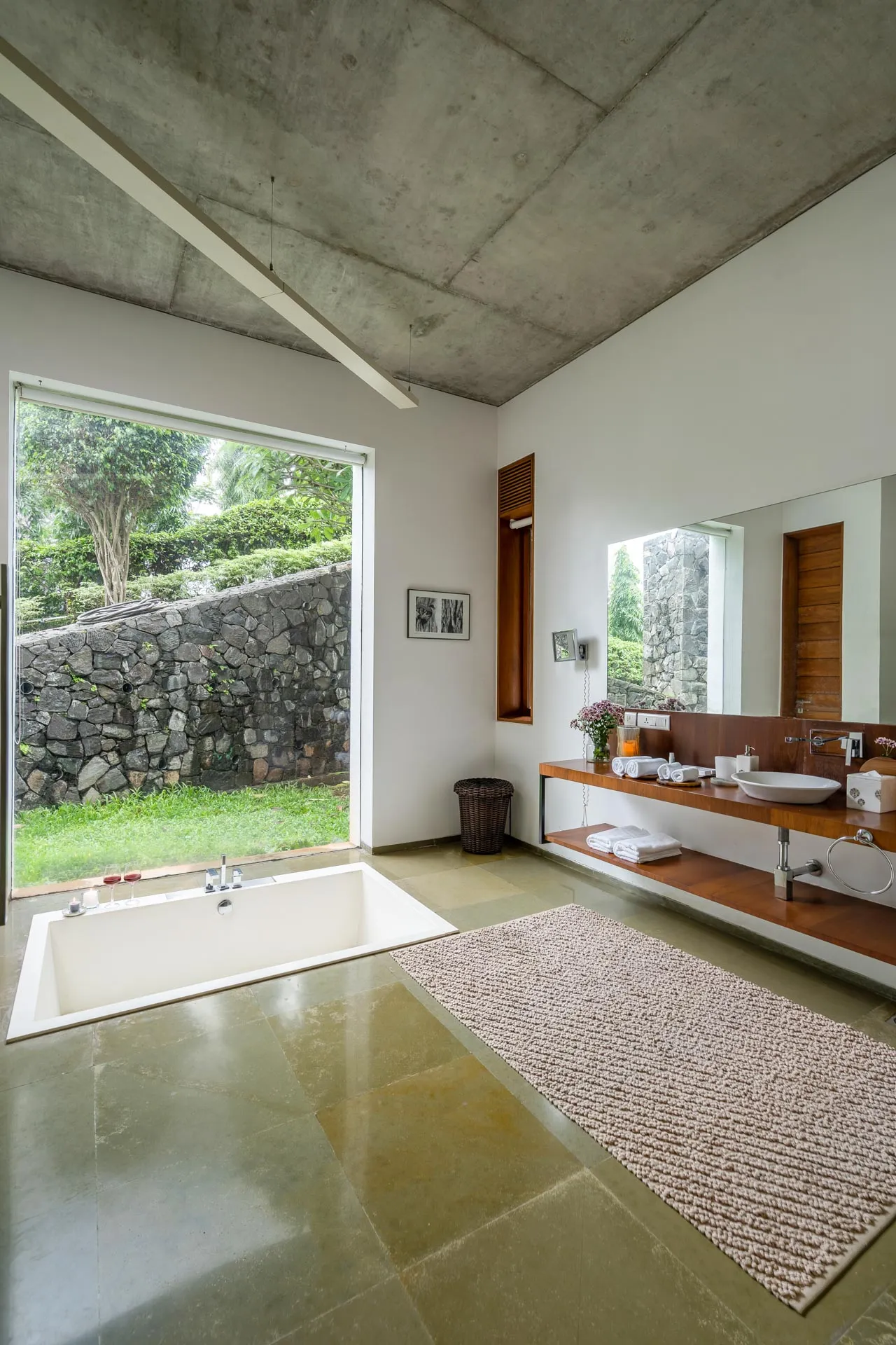 Villa Ekanta - Bathroom view
