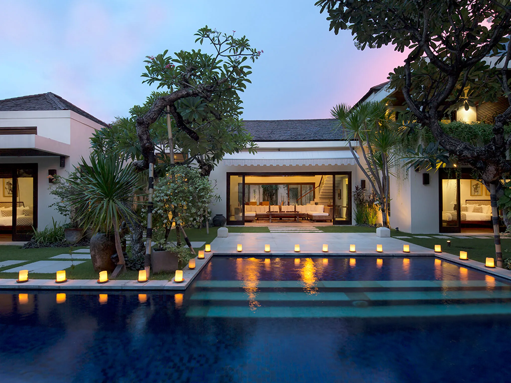 Villa Emmy - The villa at night