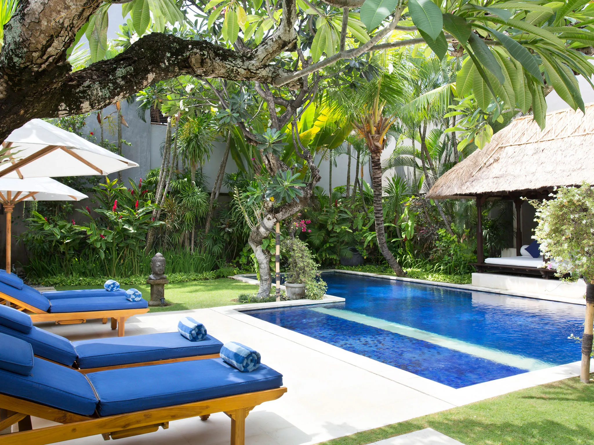 Villa Emmy -  Pool sun loungers