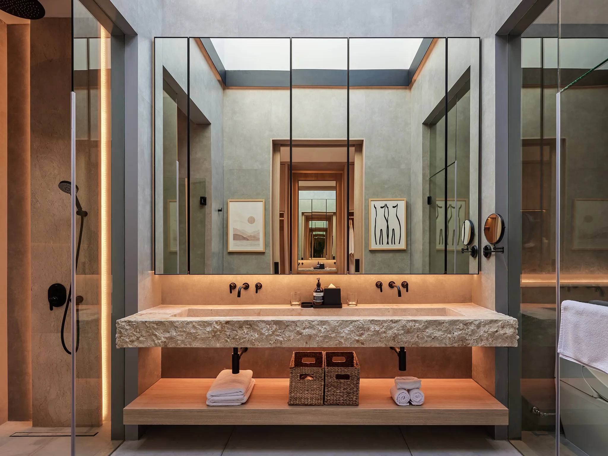 Villa Nini Elly - His and hers vanity sink
