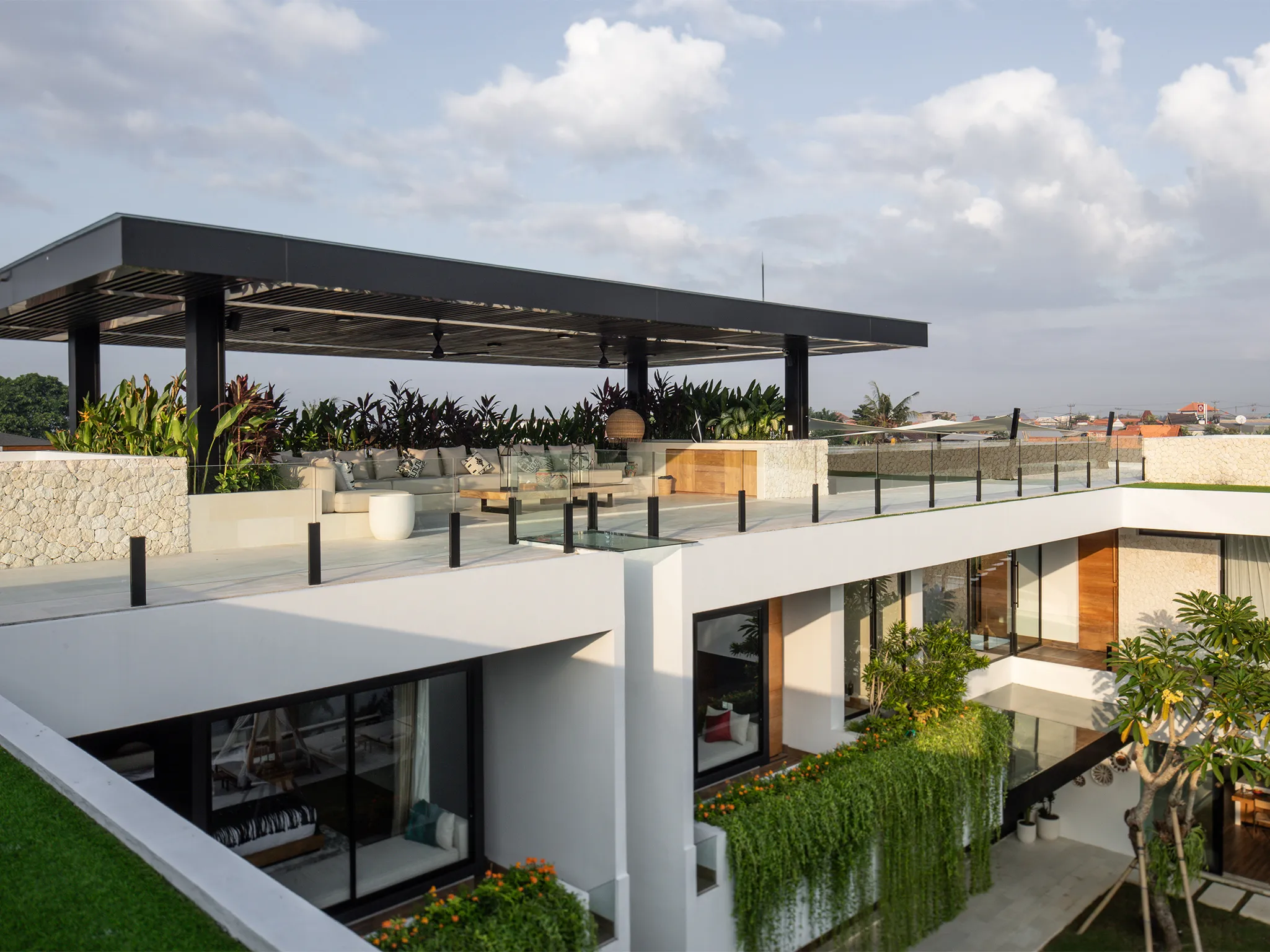 Villa Norbu - Rooftop sala overlooking rice fields
