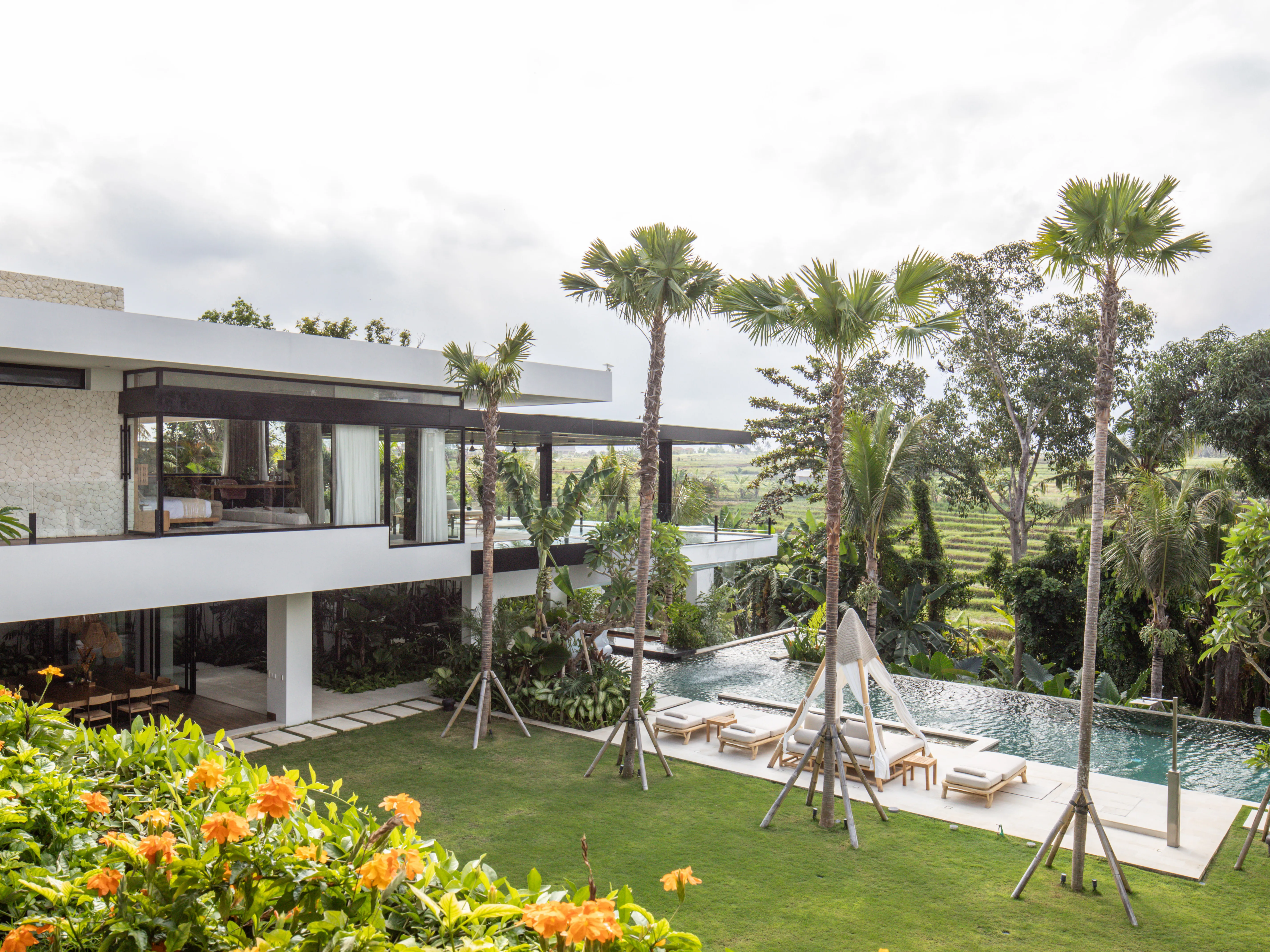 Villa Norbu - Breezy tropical holiday haven