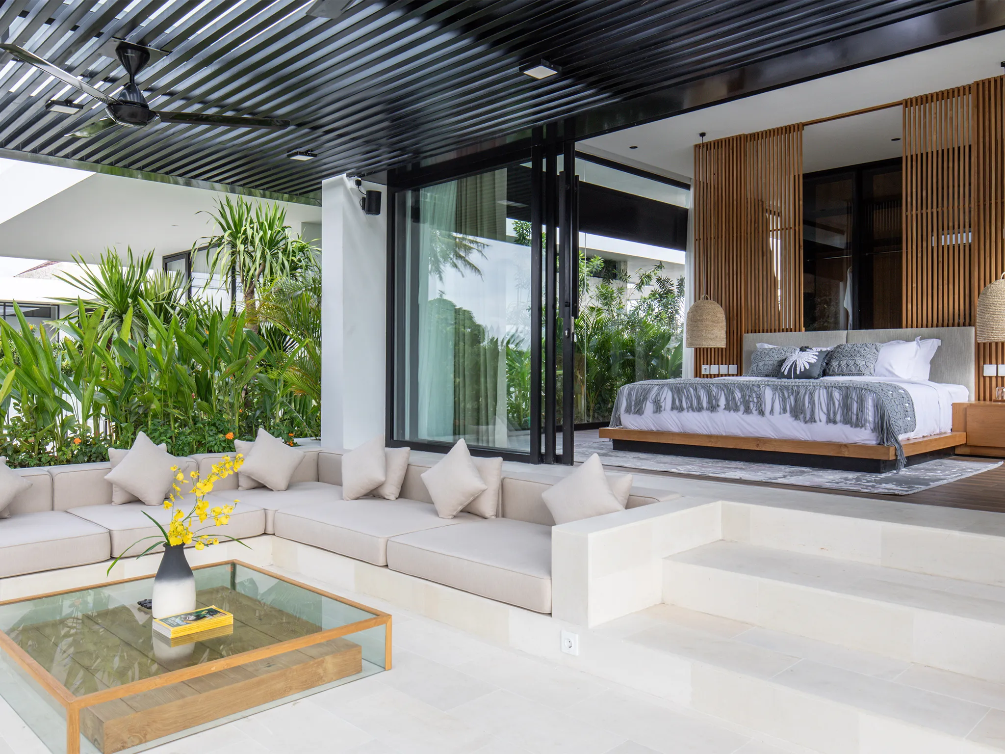 Villa Norbu - Relaxing guest bedroom terrace sala