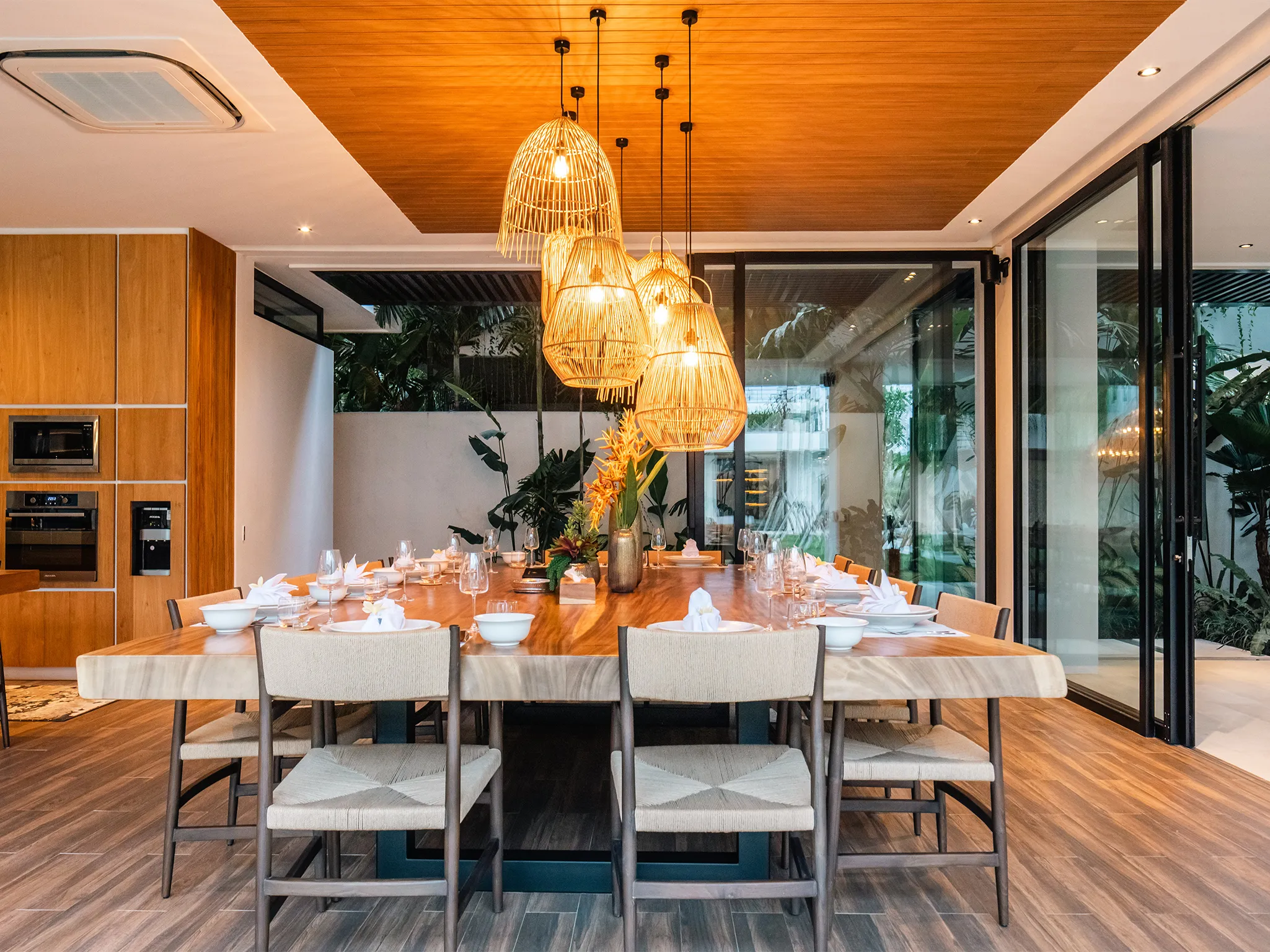 Villa Norbu - Evenings of gleeming luxury