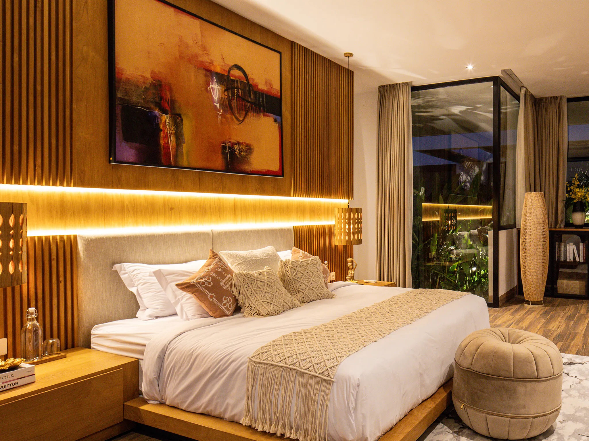 Villa Norbu - Evenings of gleeming luxury - Master bedroom