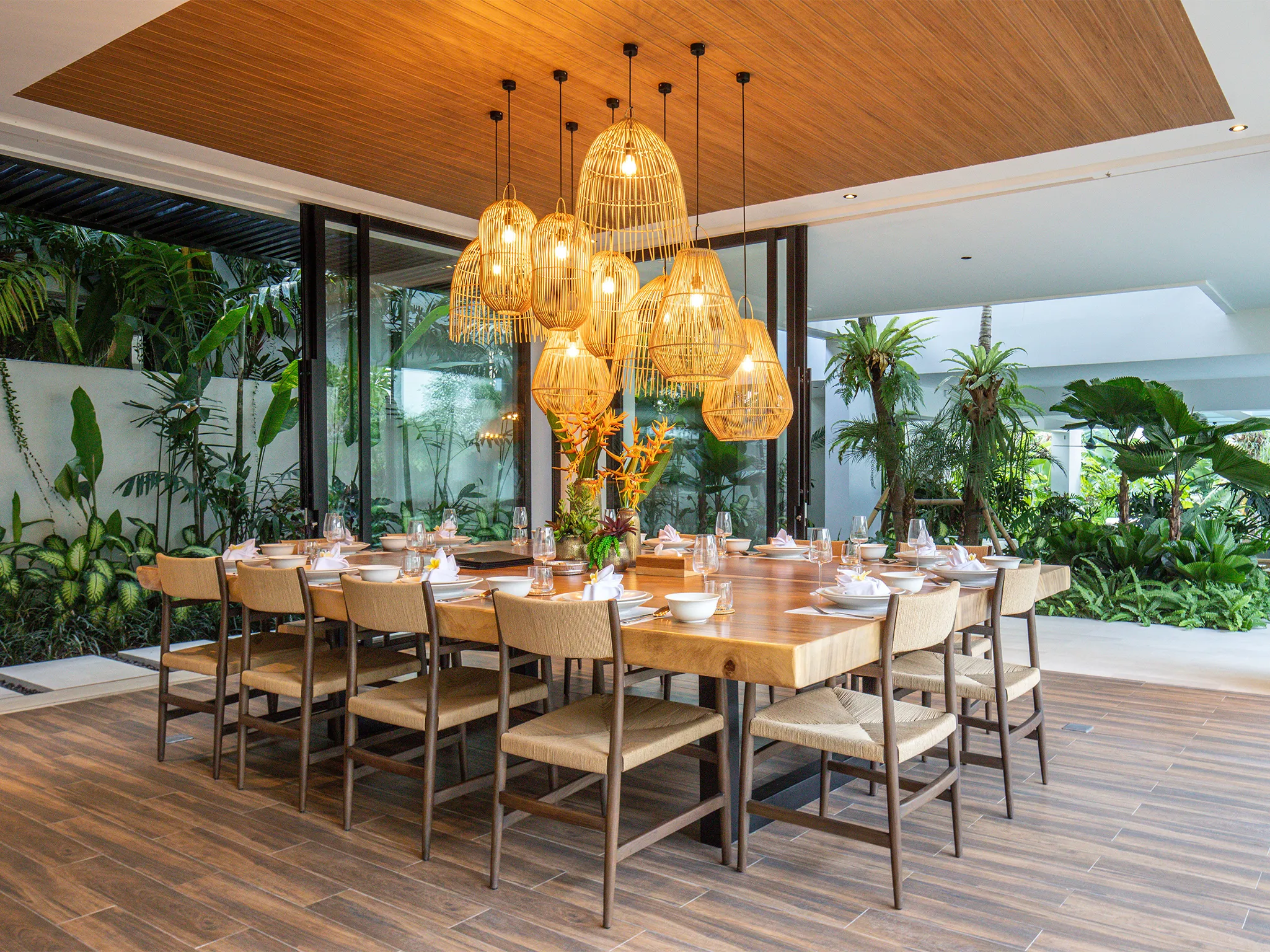 Villa Norbu - Generous dining area that sits 12