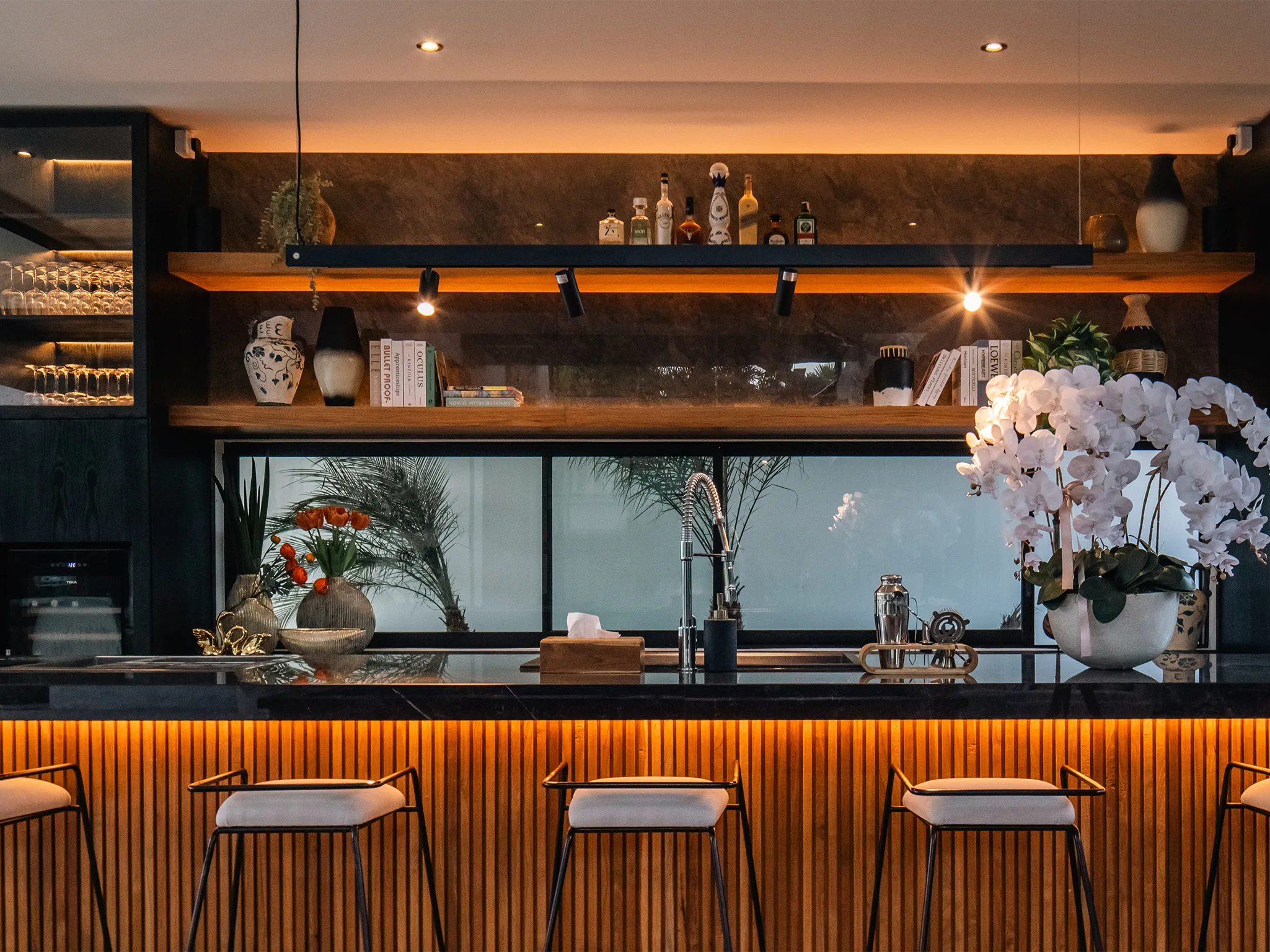 Villa Norbu - Cocktail hour at the speakeasy bar