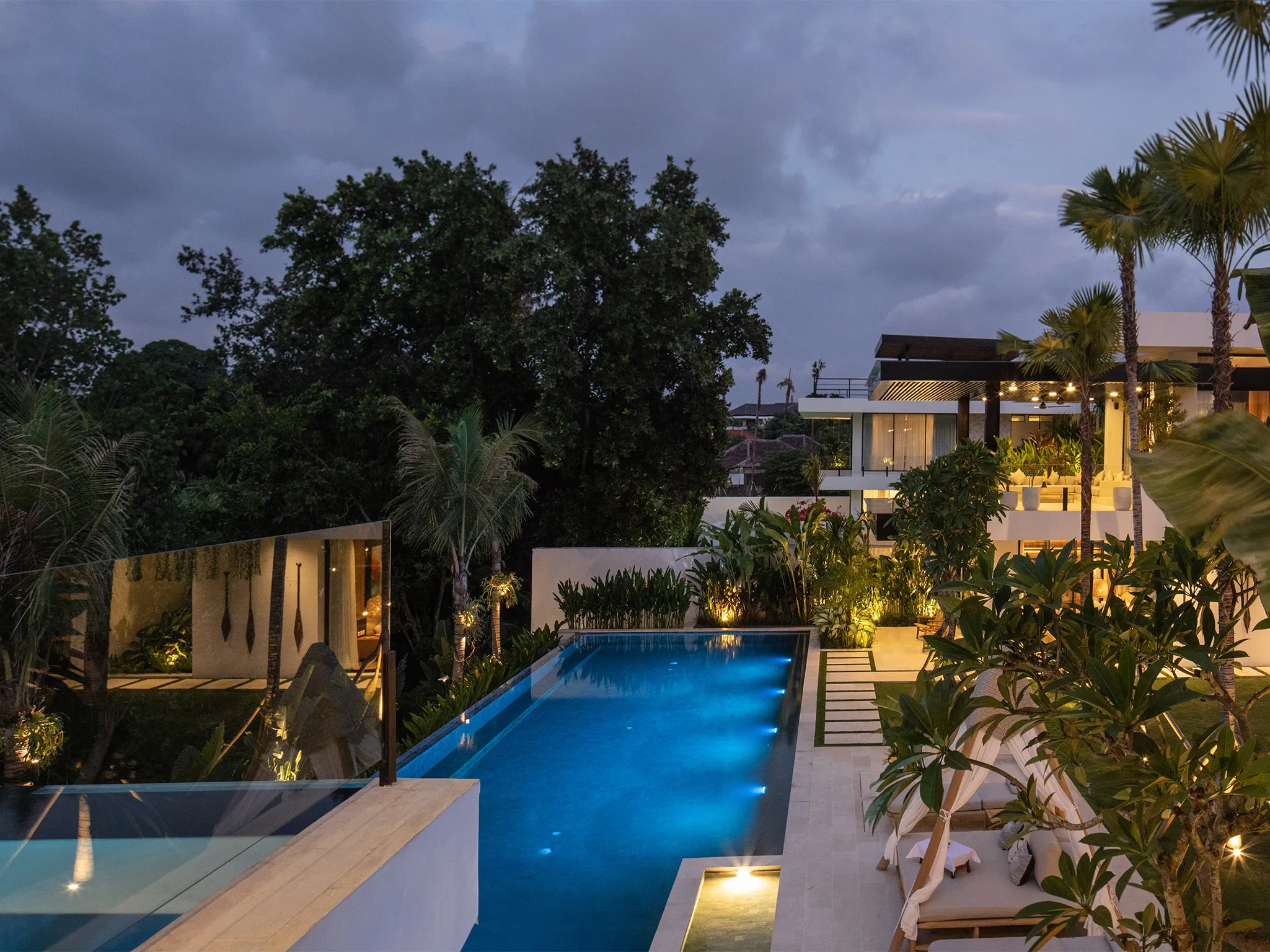Villa Norbu - Serene vila at twighlight