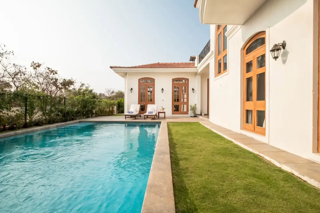 Villa Sobreda - Poolside