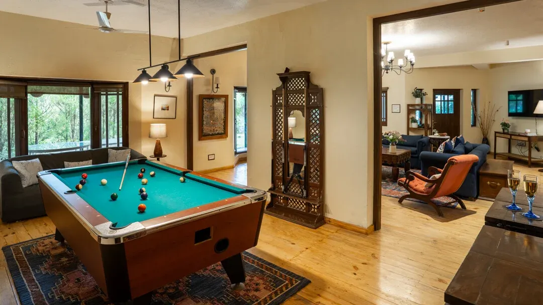 Wakefield Estate - Pool Table