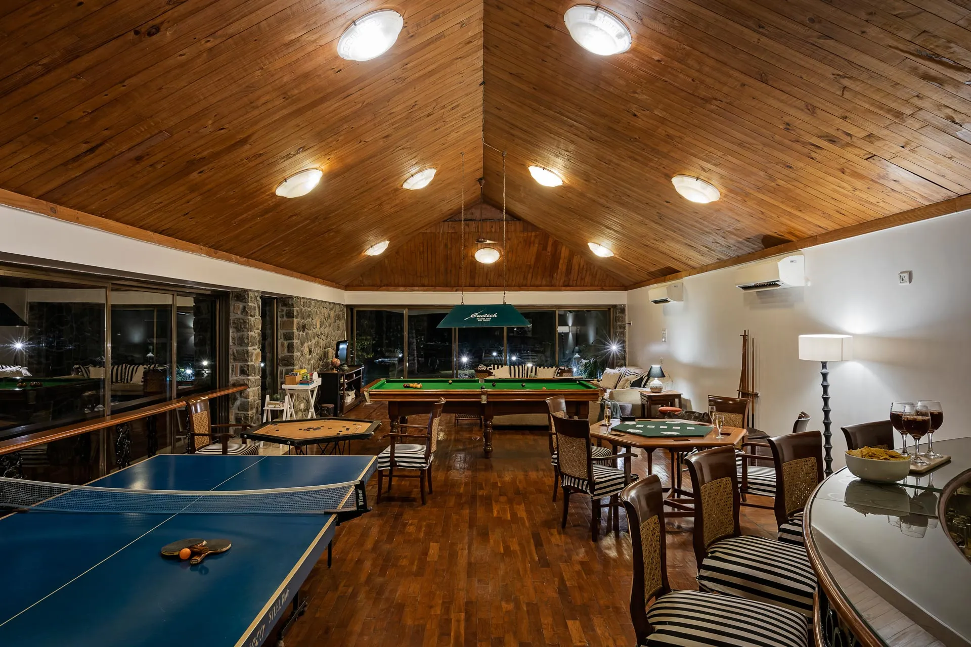 Waves - TV  & Games room area