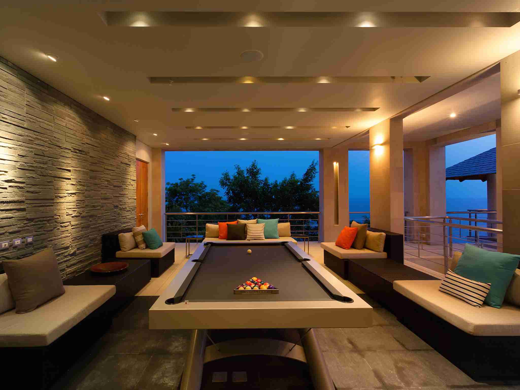 Baan Paa Talee - Pool table