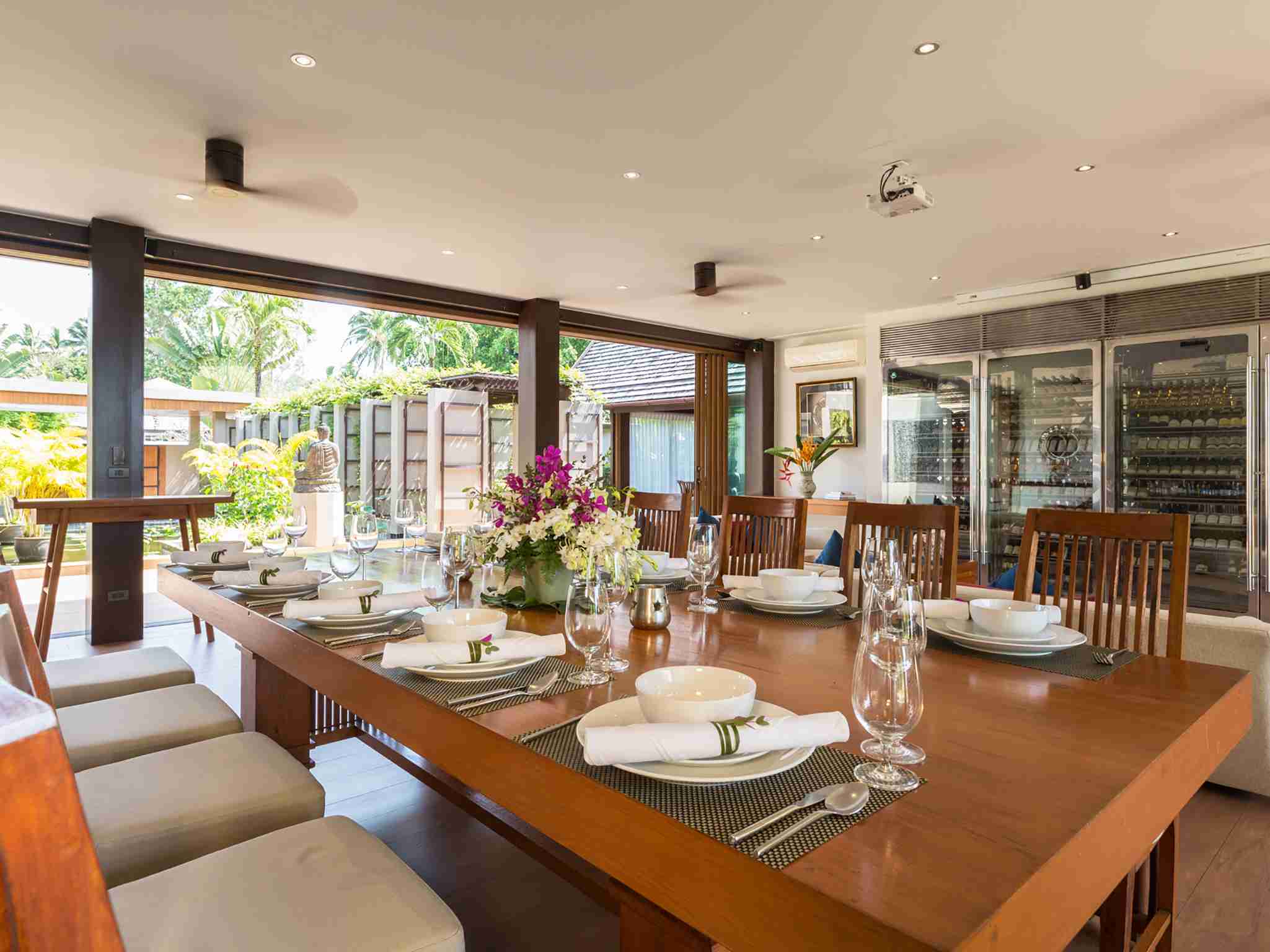 Baan Puri - Indoor dining area