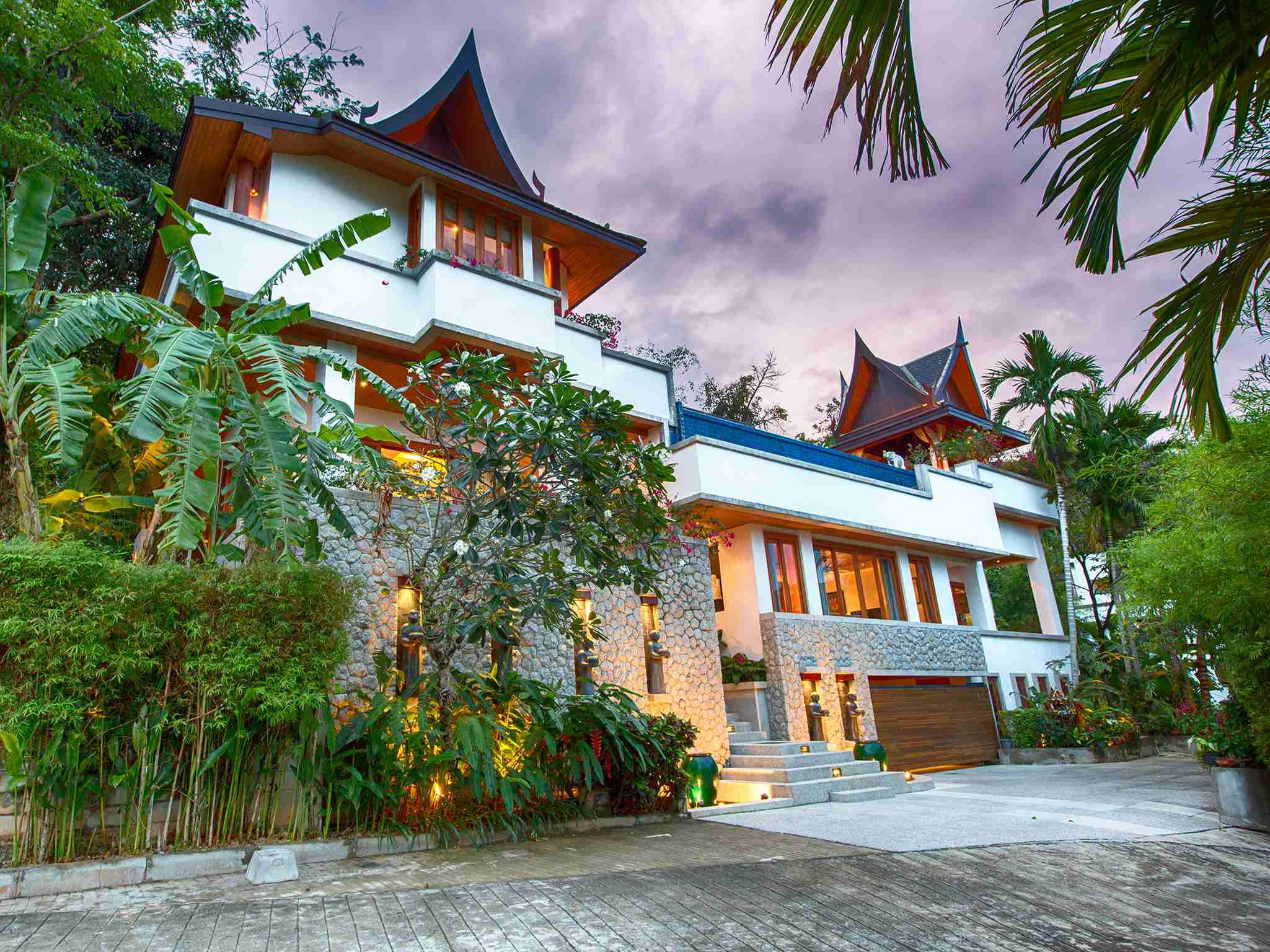 Baan Surin Sawan - Villa external view from driveway