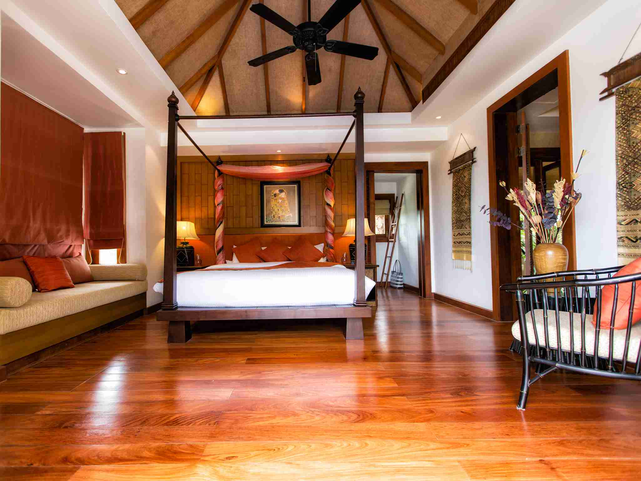 Baan Surin Sawan - Master bedroom