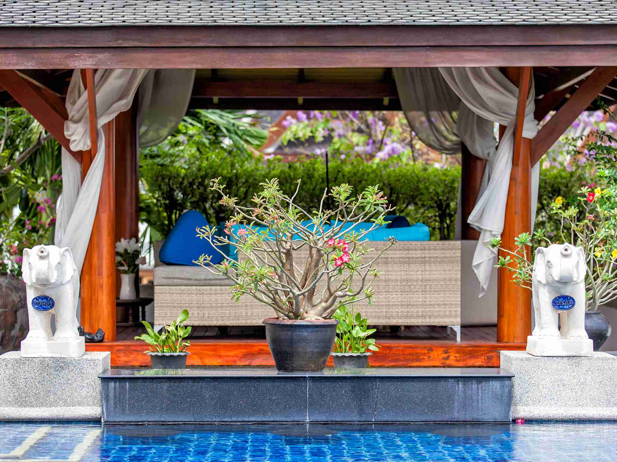 Baan Surin Sawan - Bale view from pool