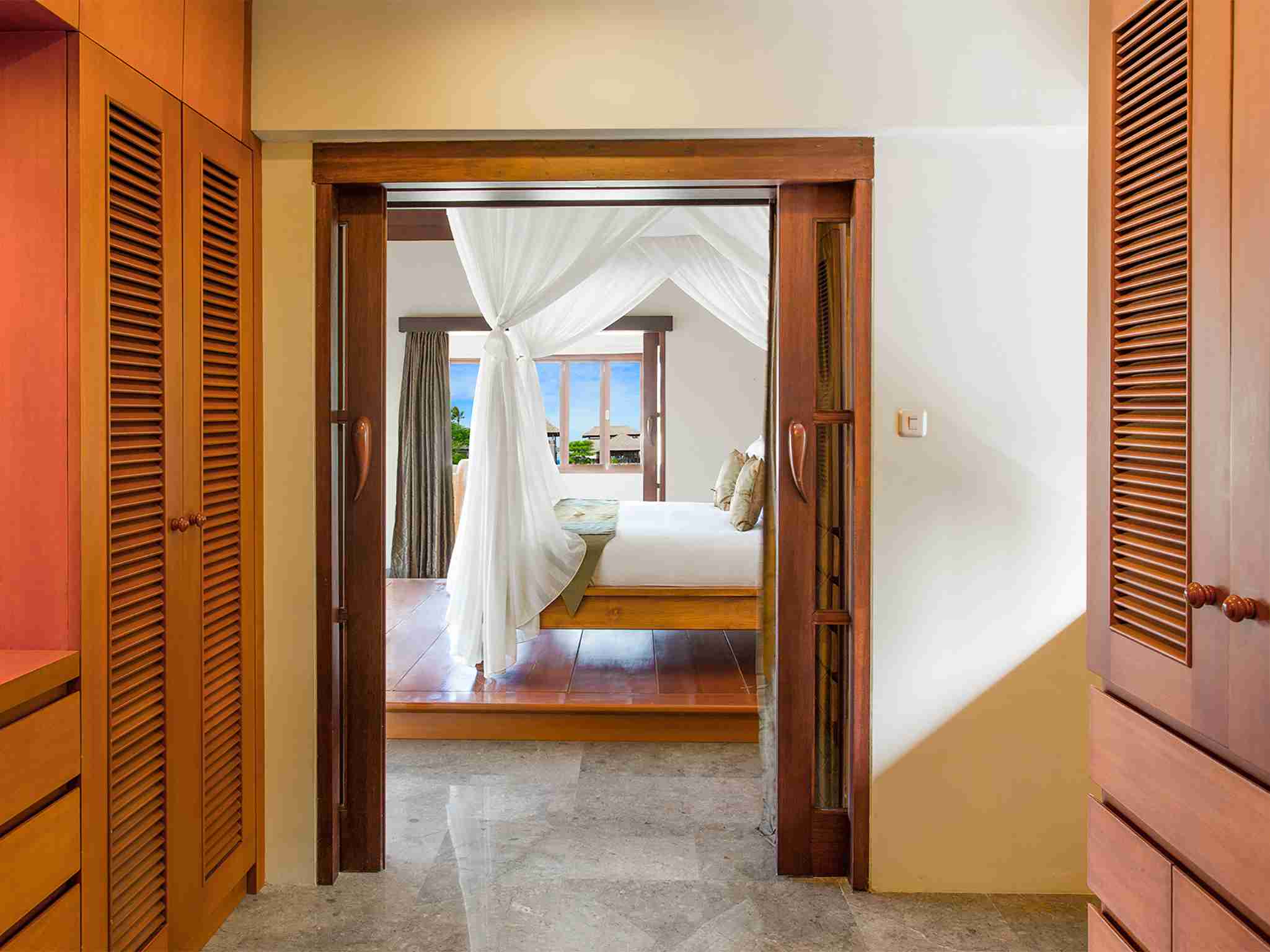 Villa Bayu Gita Residence - Ensuite view to bedroom two