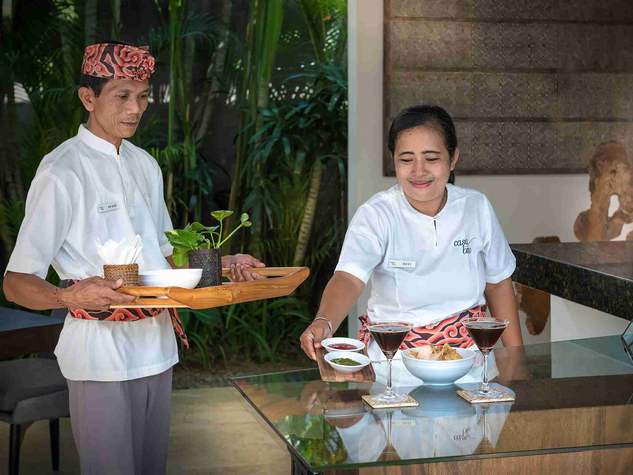 Casa Brio - Staff service