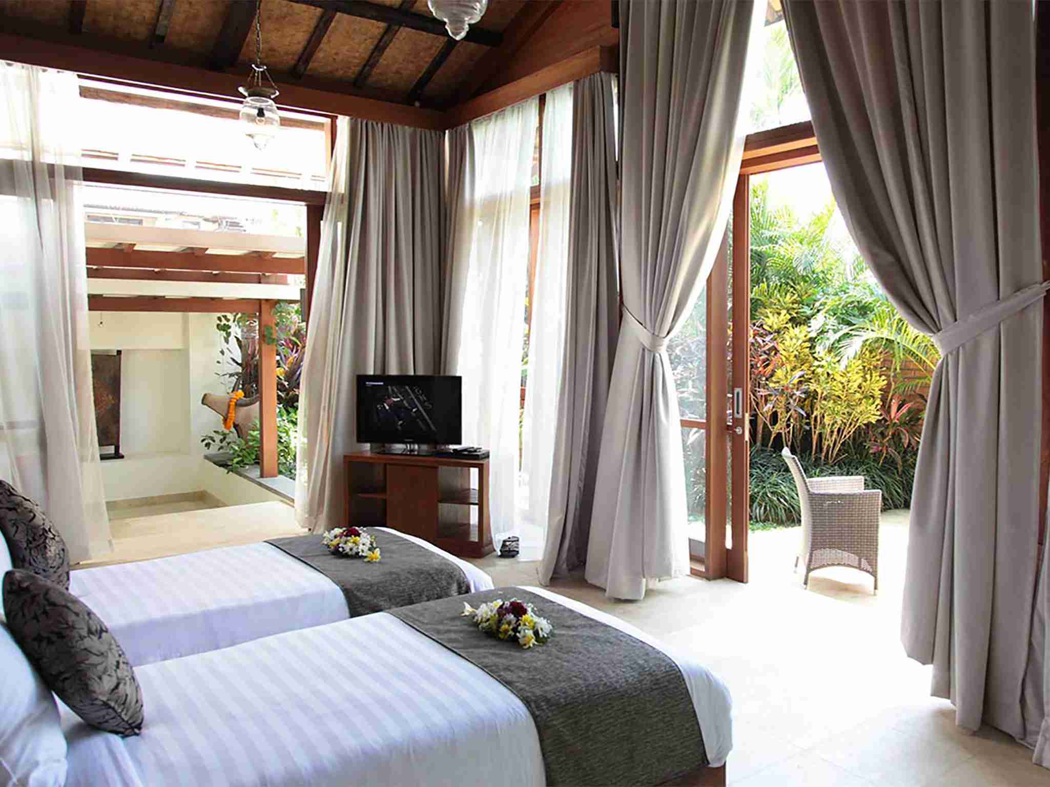 Villa Amy - Twin bedroom view
