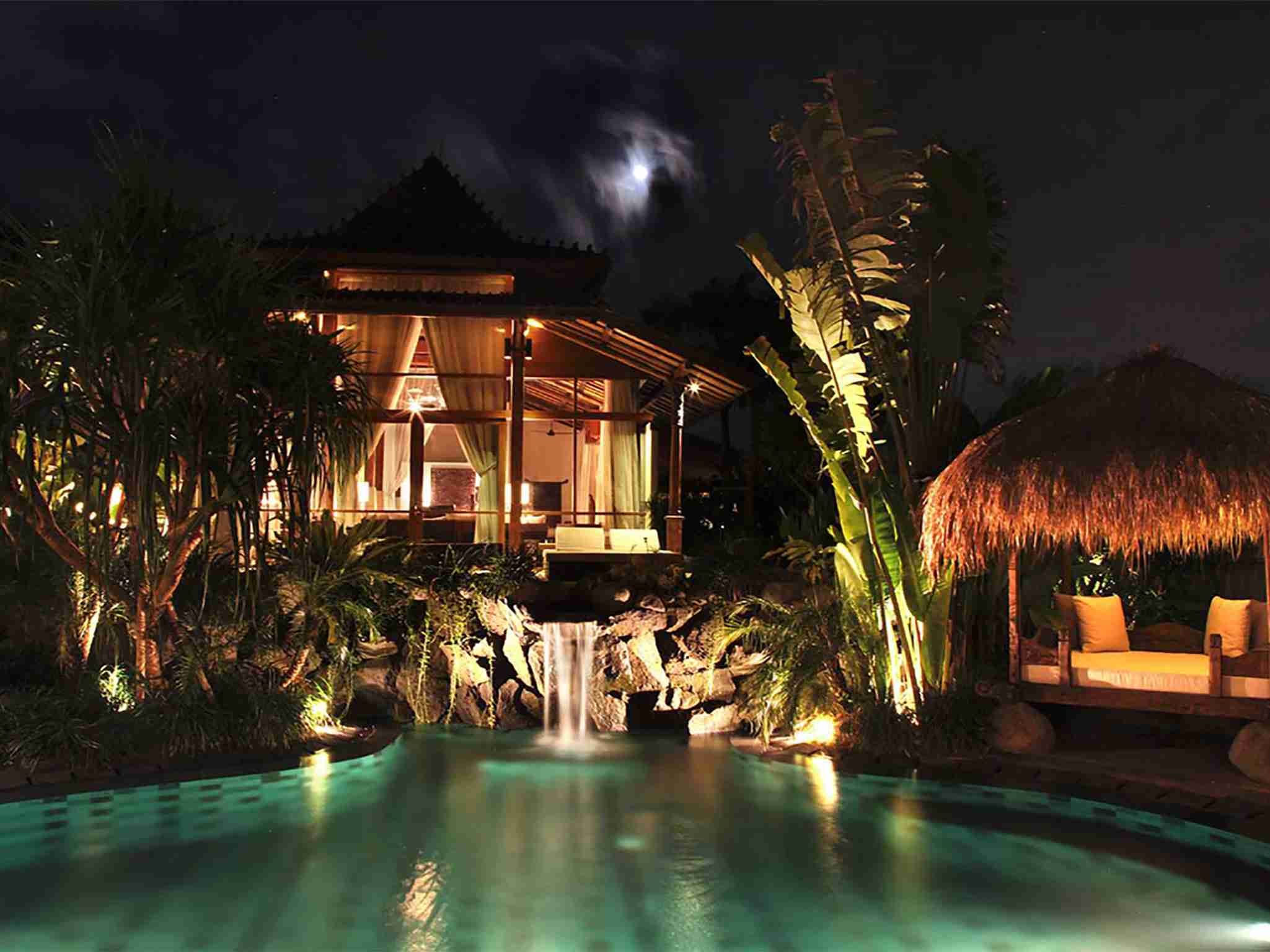 Villa Amy - The villa at night (2)
