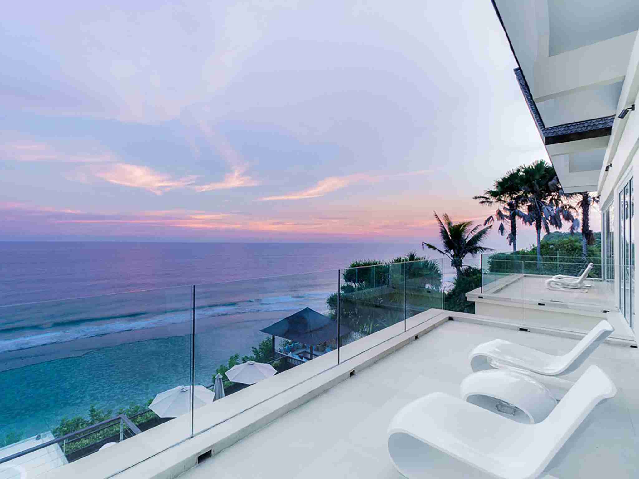 Grand Cliff Front Residence - Sea view