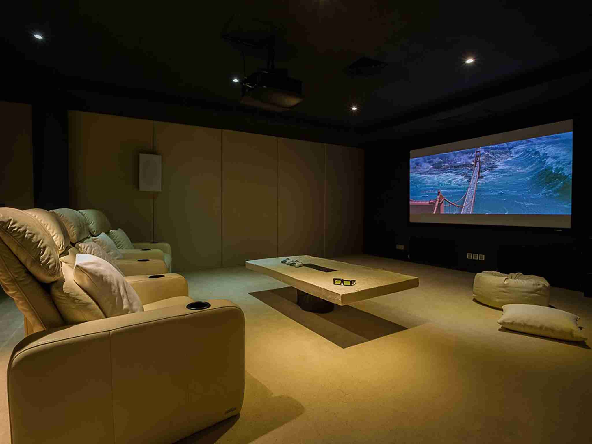 Grand Cliff Front Residence - Cinema room