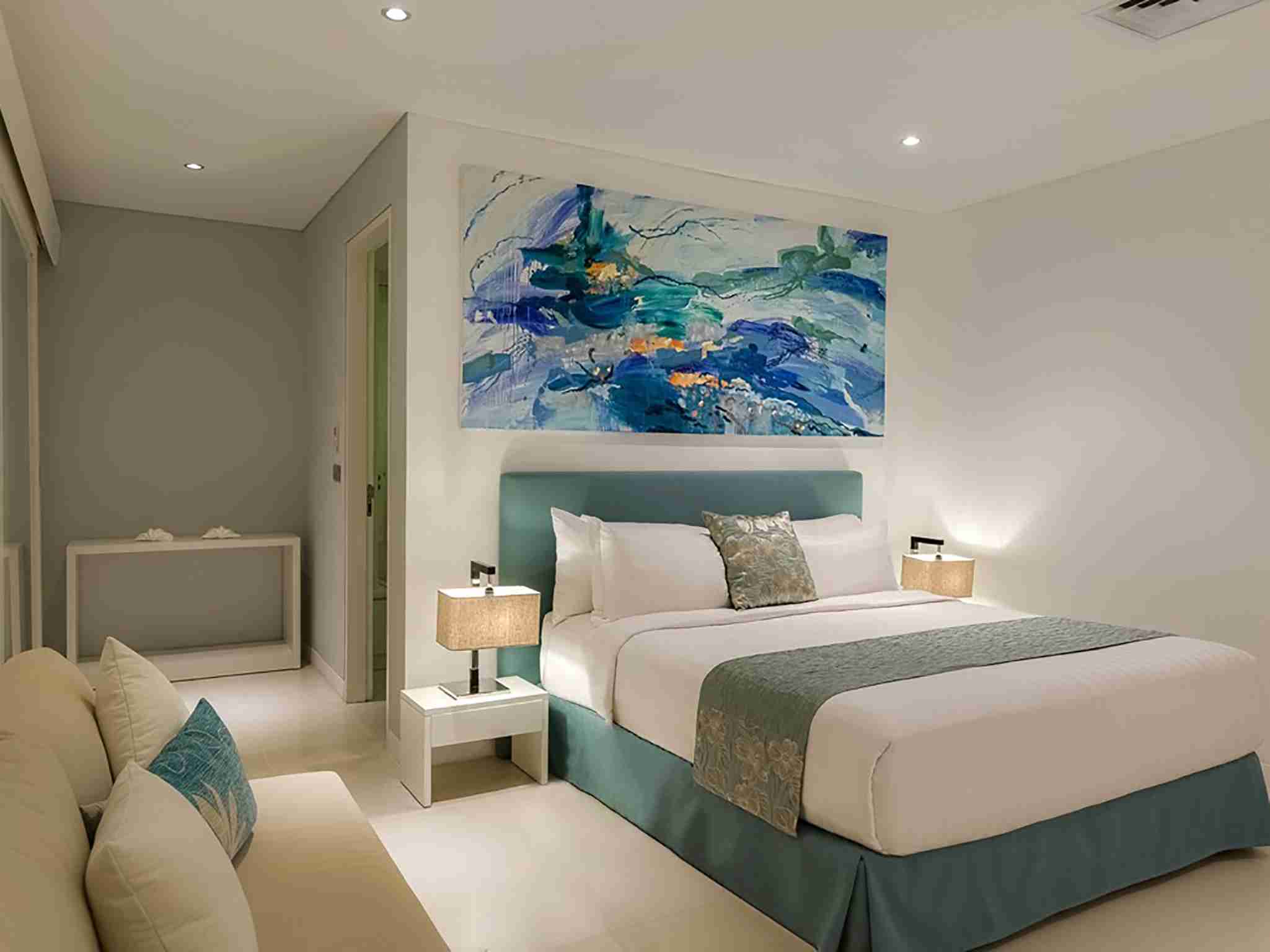 Grand Cliff Front Residence - Blue bedroom