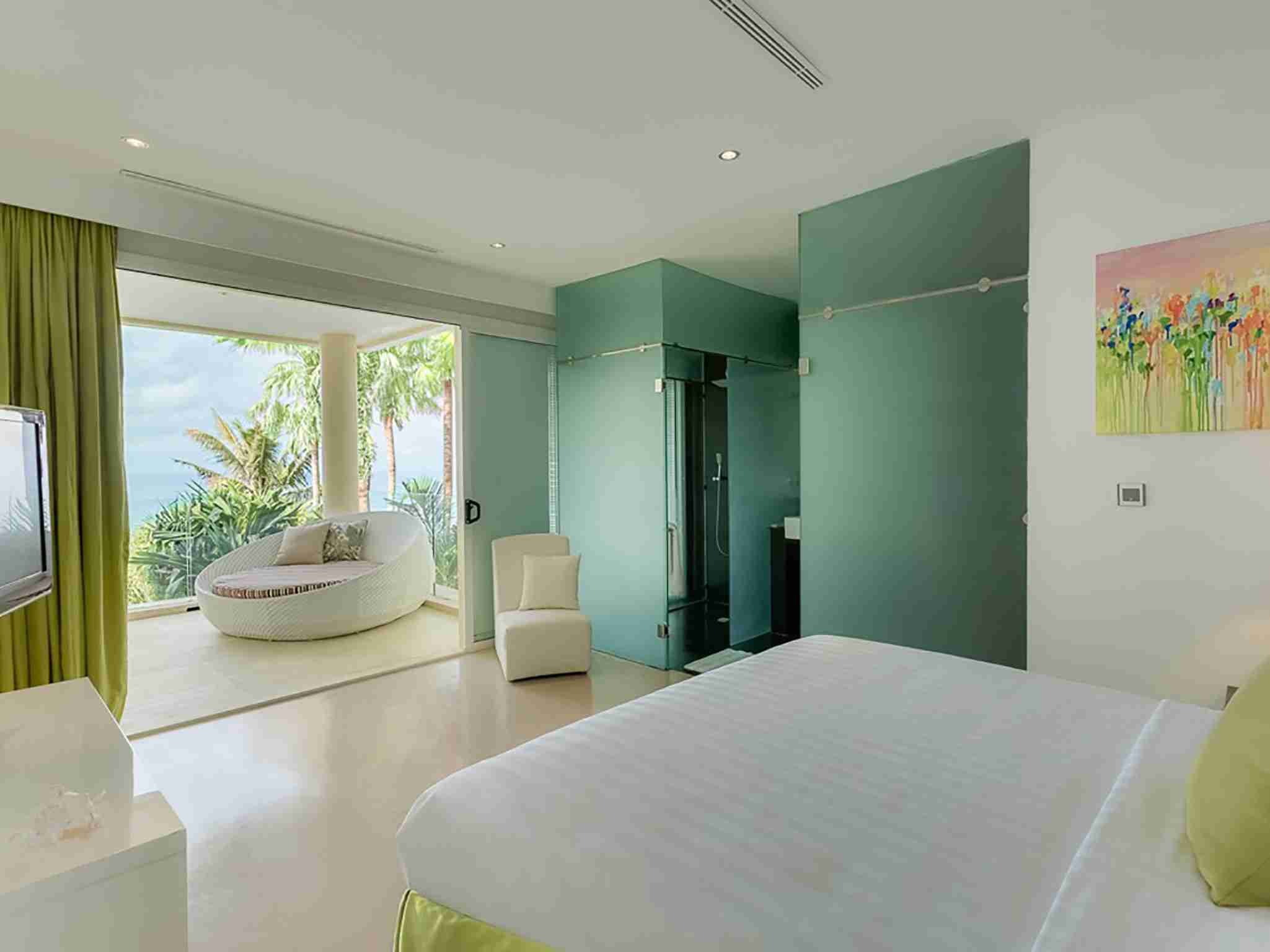 Grand Cliff Front Residence - Green bedroom