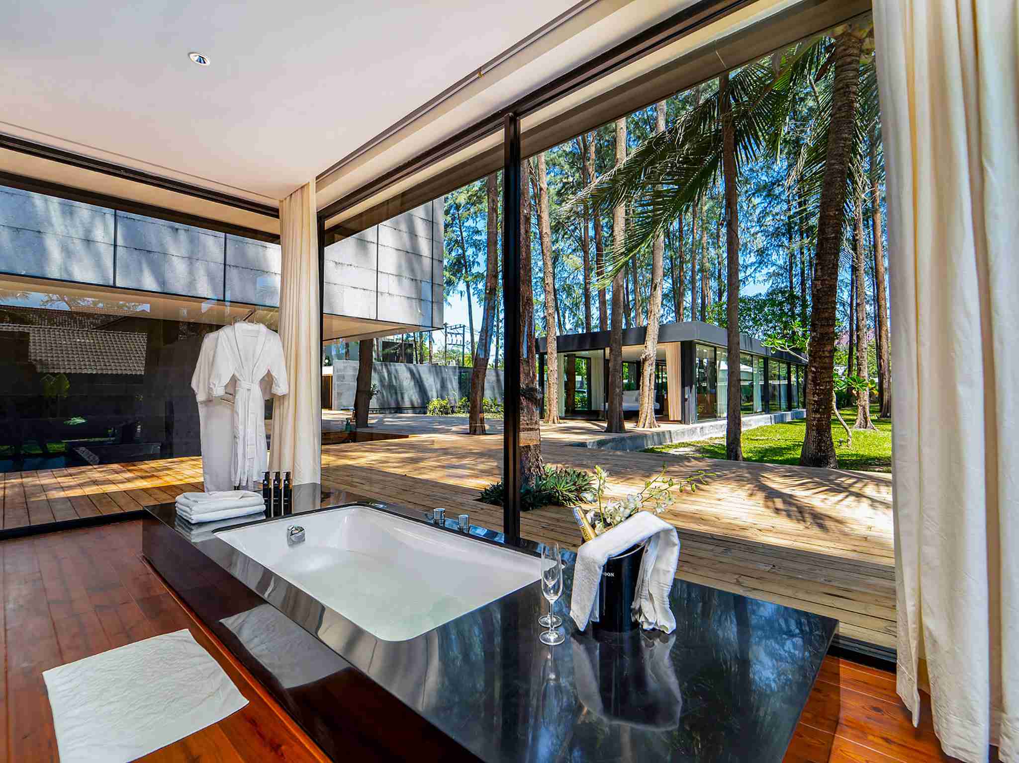 Grand Villa Noi - Begin your rejuvenation, guest bedroom B
