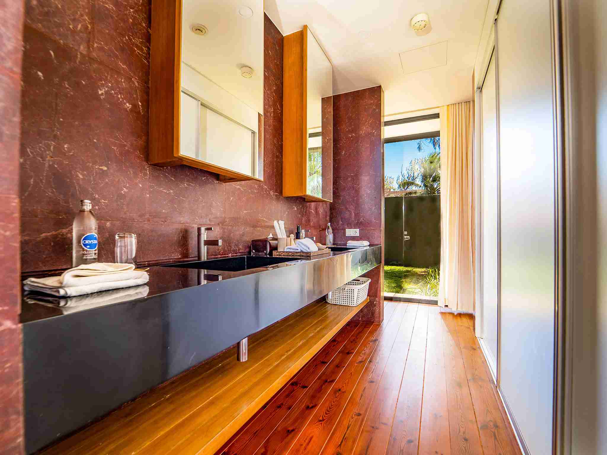 Grand Villa Noi - Double sink vanity, guest bedroom B