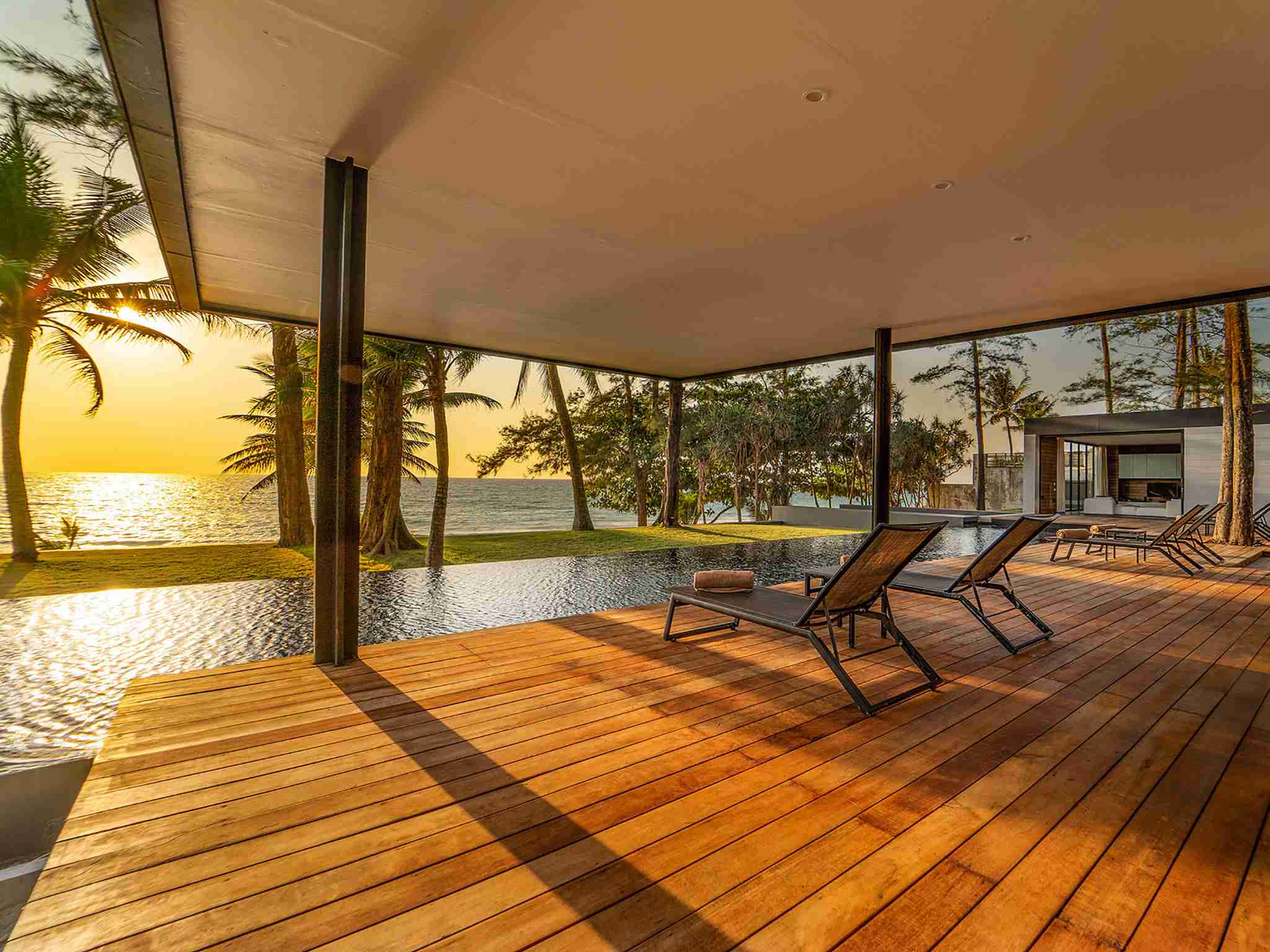 Grand Villa Noi - Enjoy the beautiful sunset