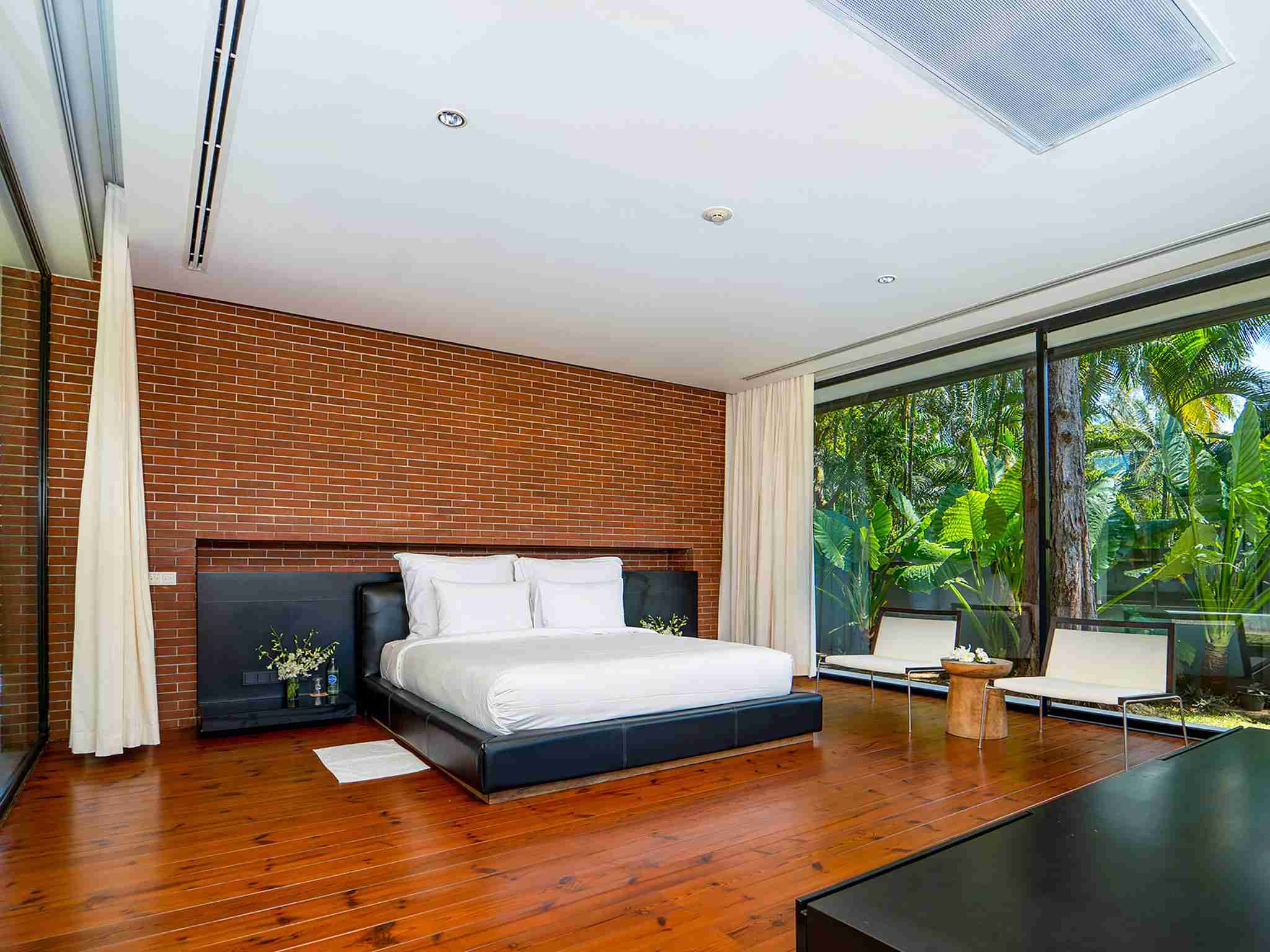 Grand Villa Noi - Guest bedroom C outlook