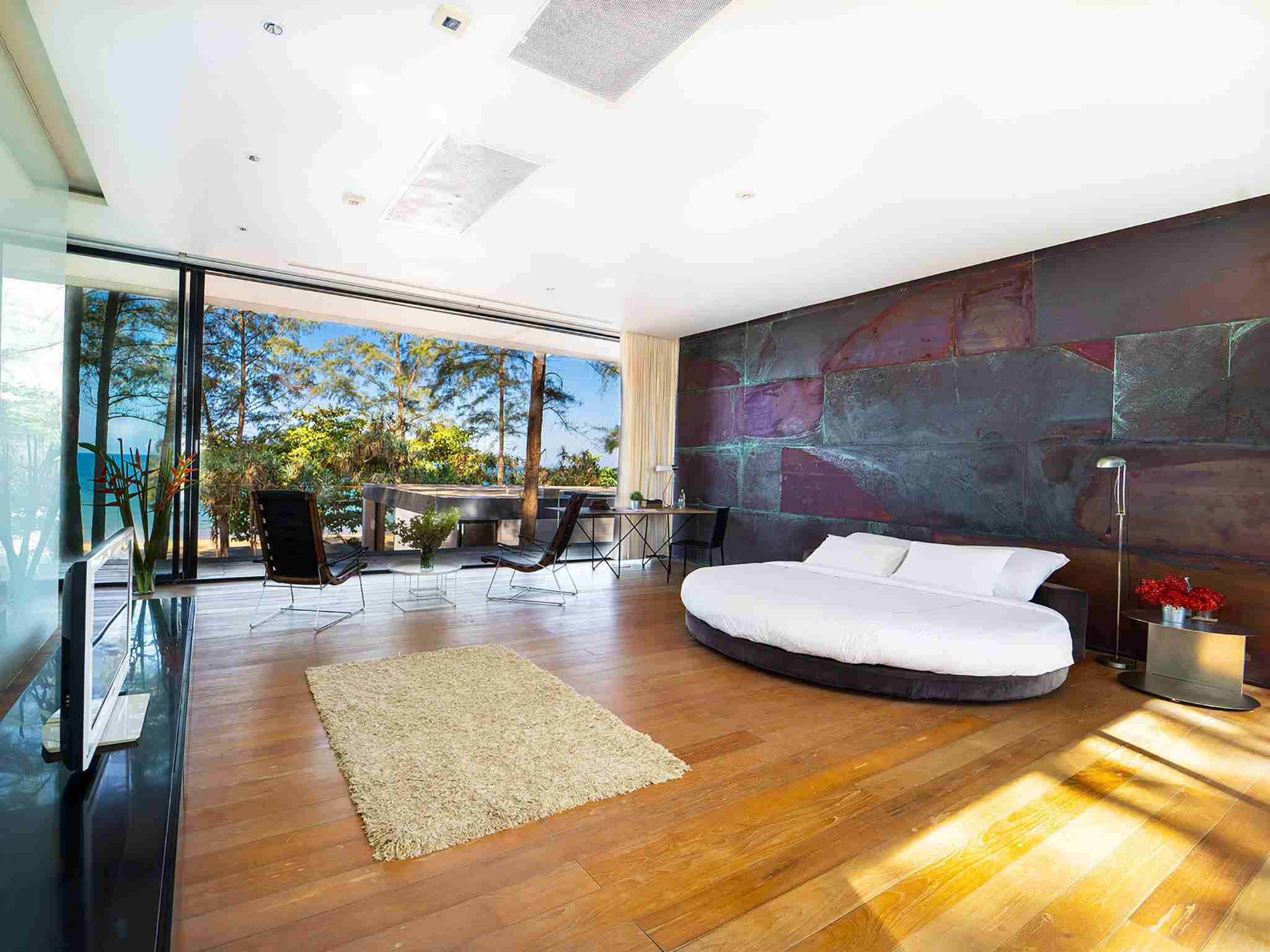 Grand Villa Noi - Master Suite A setting